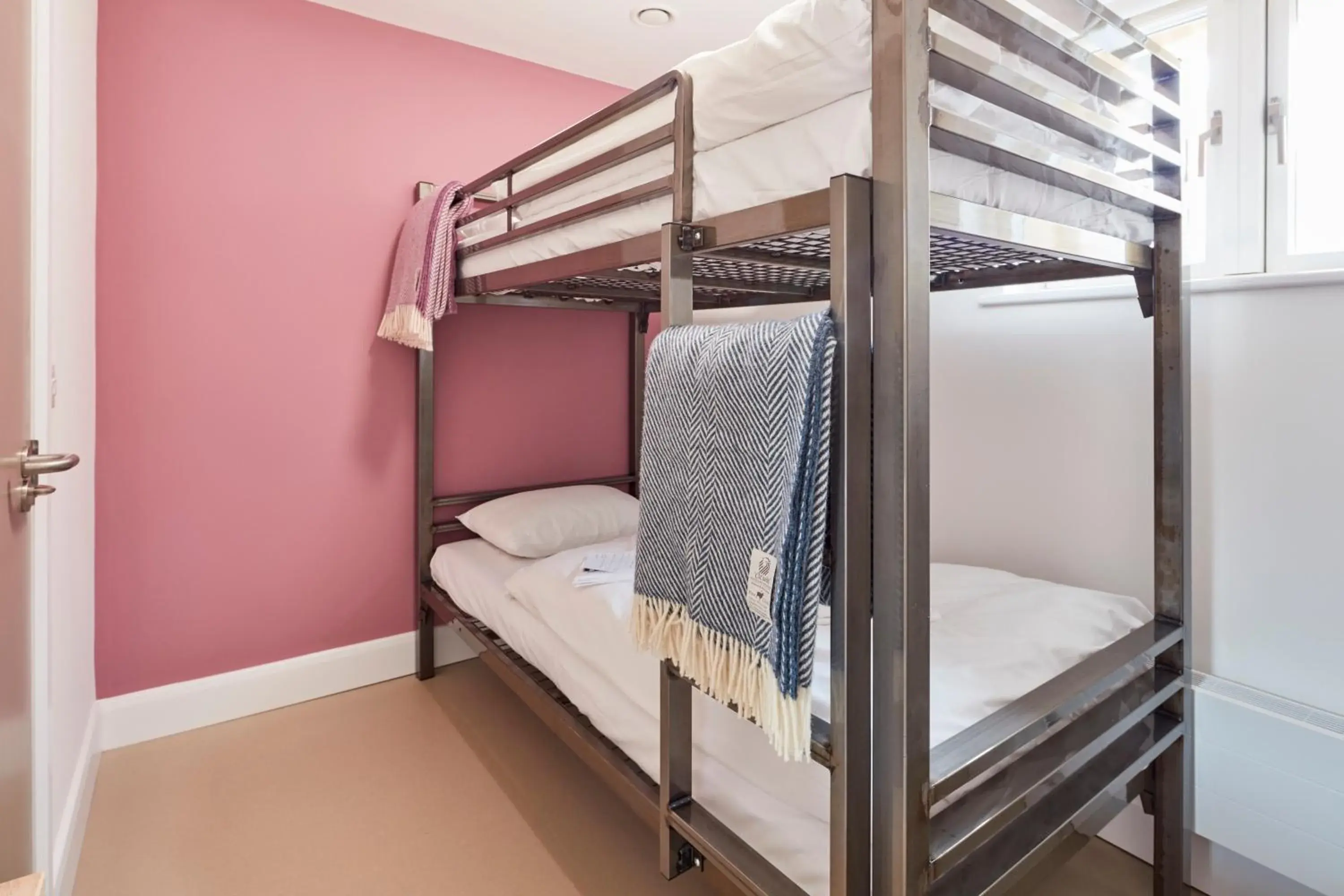 Twin Room in The Barrel Store Cirencester Twin Room in The Barrel Store Cirencester