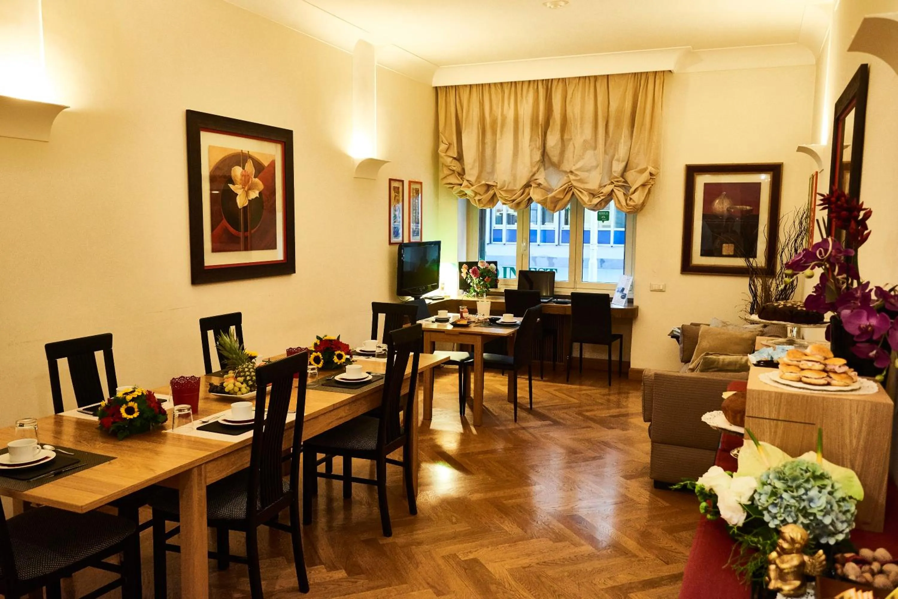 Dining area in Domus Cavour Guest house