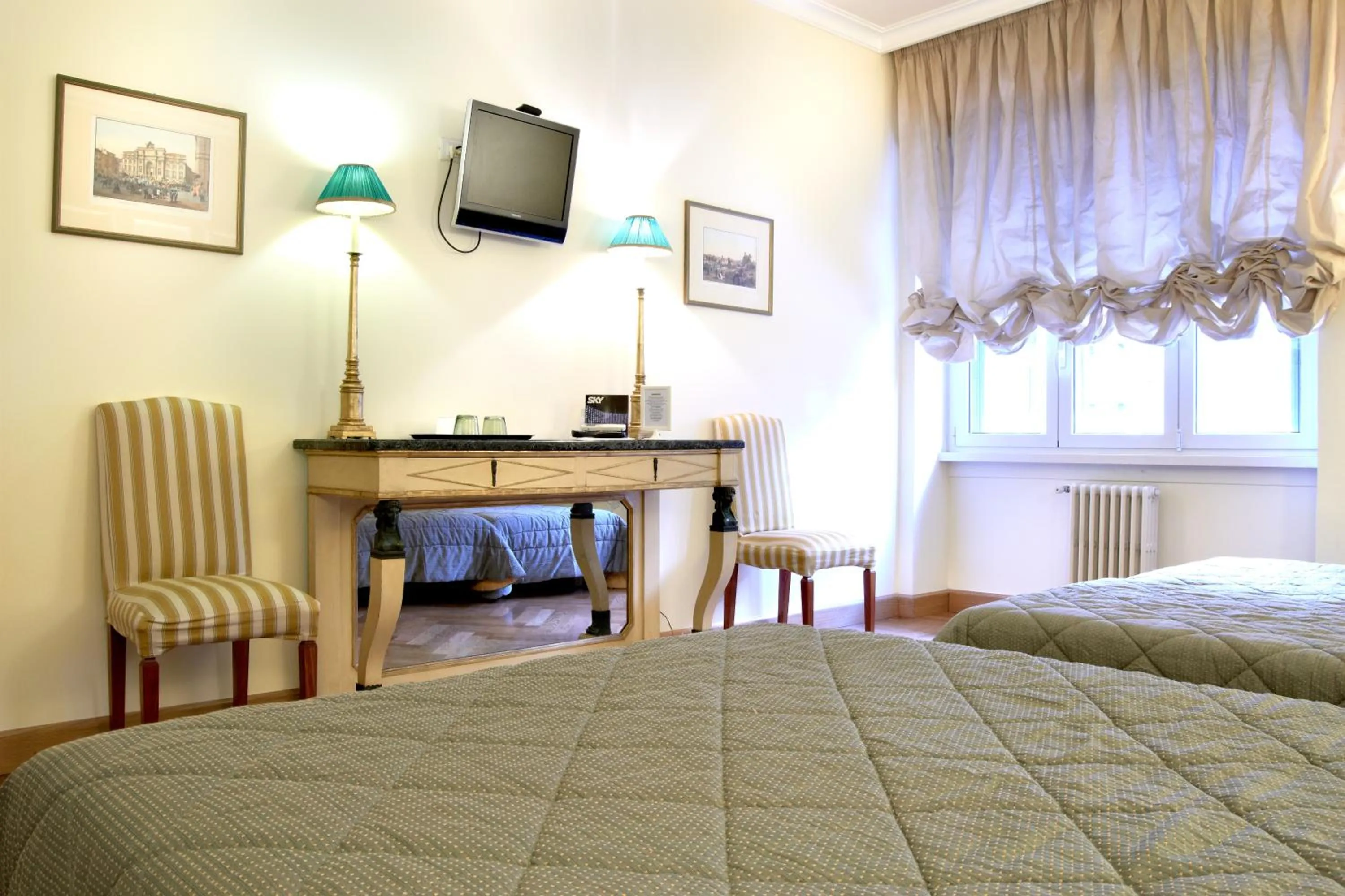 Photo of the whole room, Bed in Domus Cavour Guest house