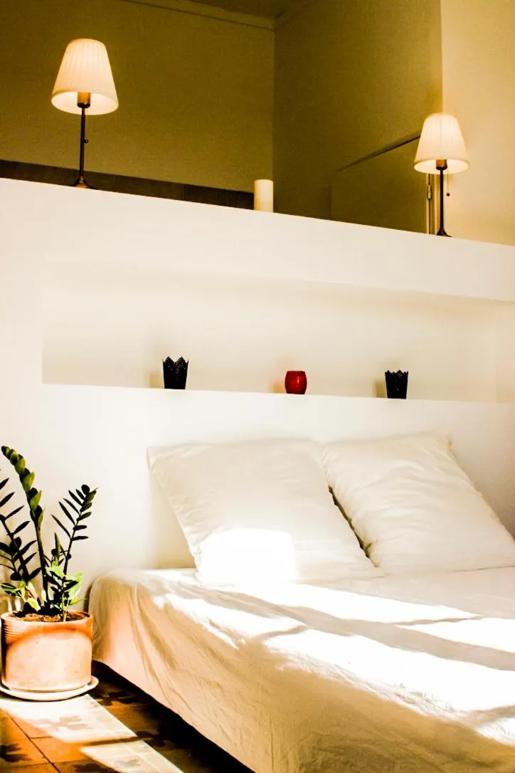 Bed in Chambre d'hôtes avec cuisine commune - 5 mns de Narbonne