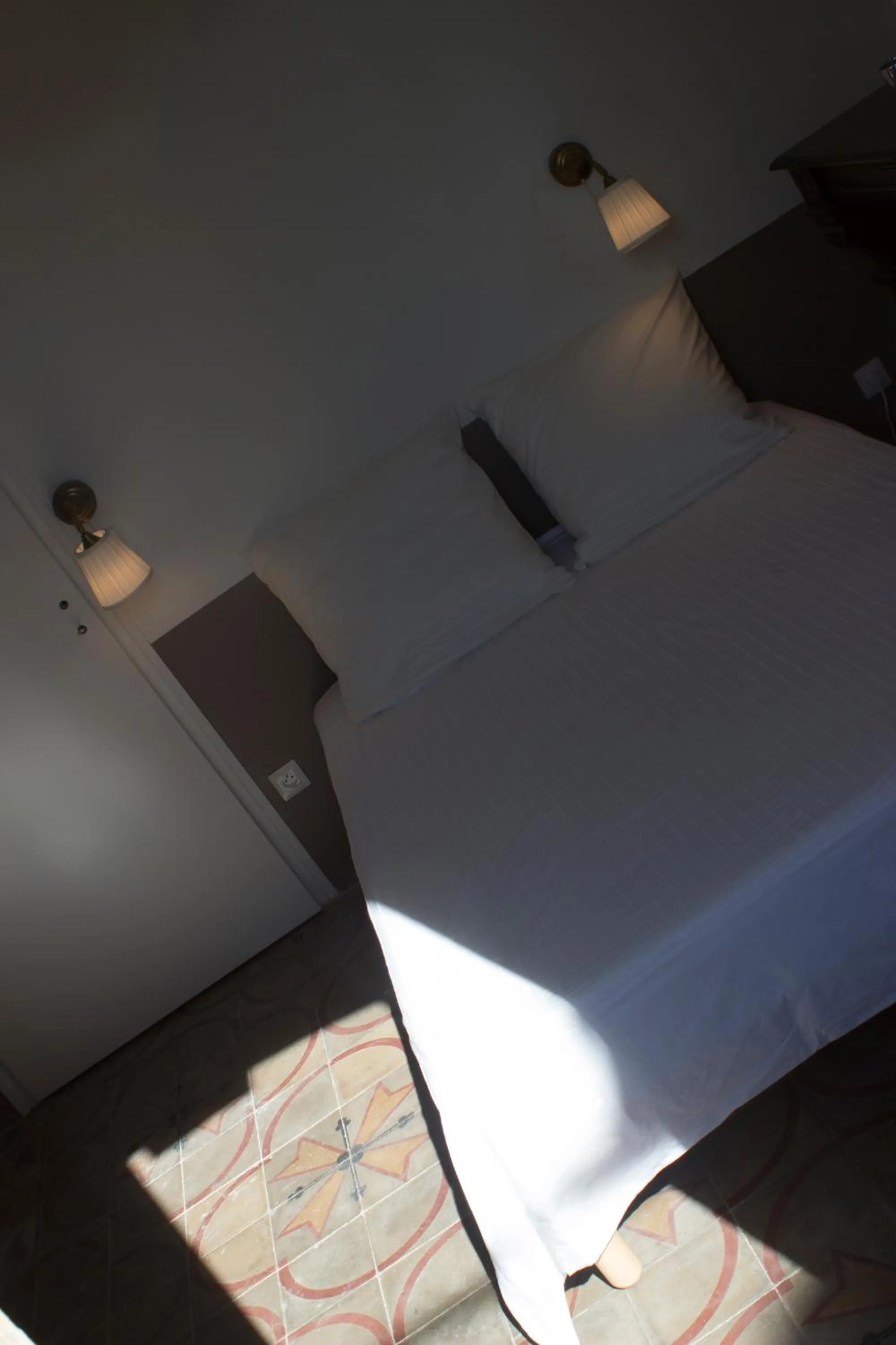 Bedroom, Bed in Chambre d'hôtes avec cuisine commune - 5 mns de Narbonne