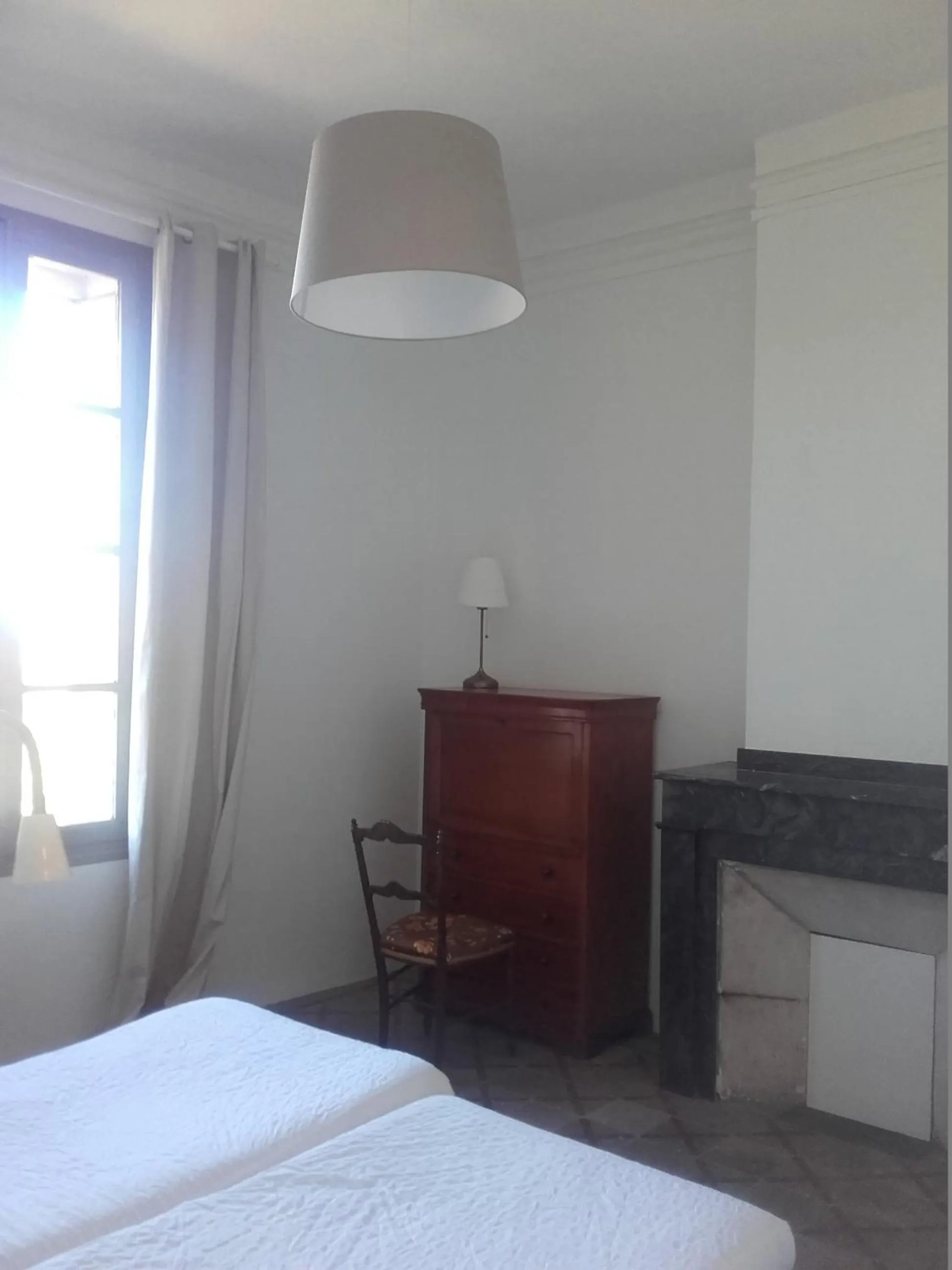 Bed in Chambre d'hôtes avec cuisine commune - 5 mns de Narbonne