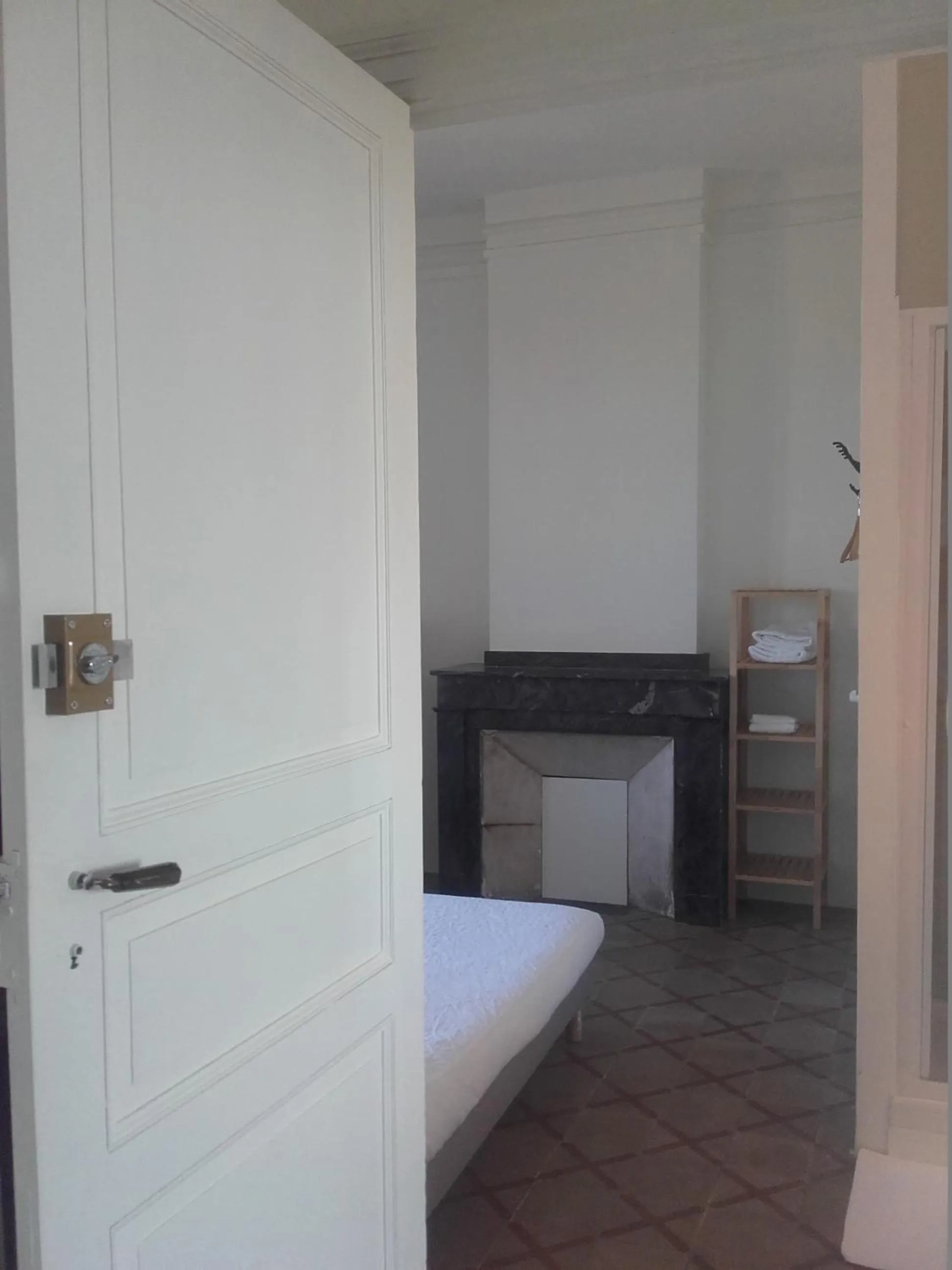 Bed in Chambre d'hôtes avec cuisine commune - 5 mns de Narbonne