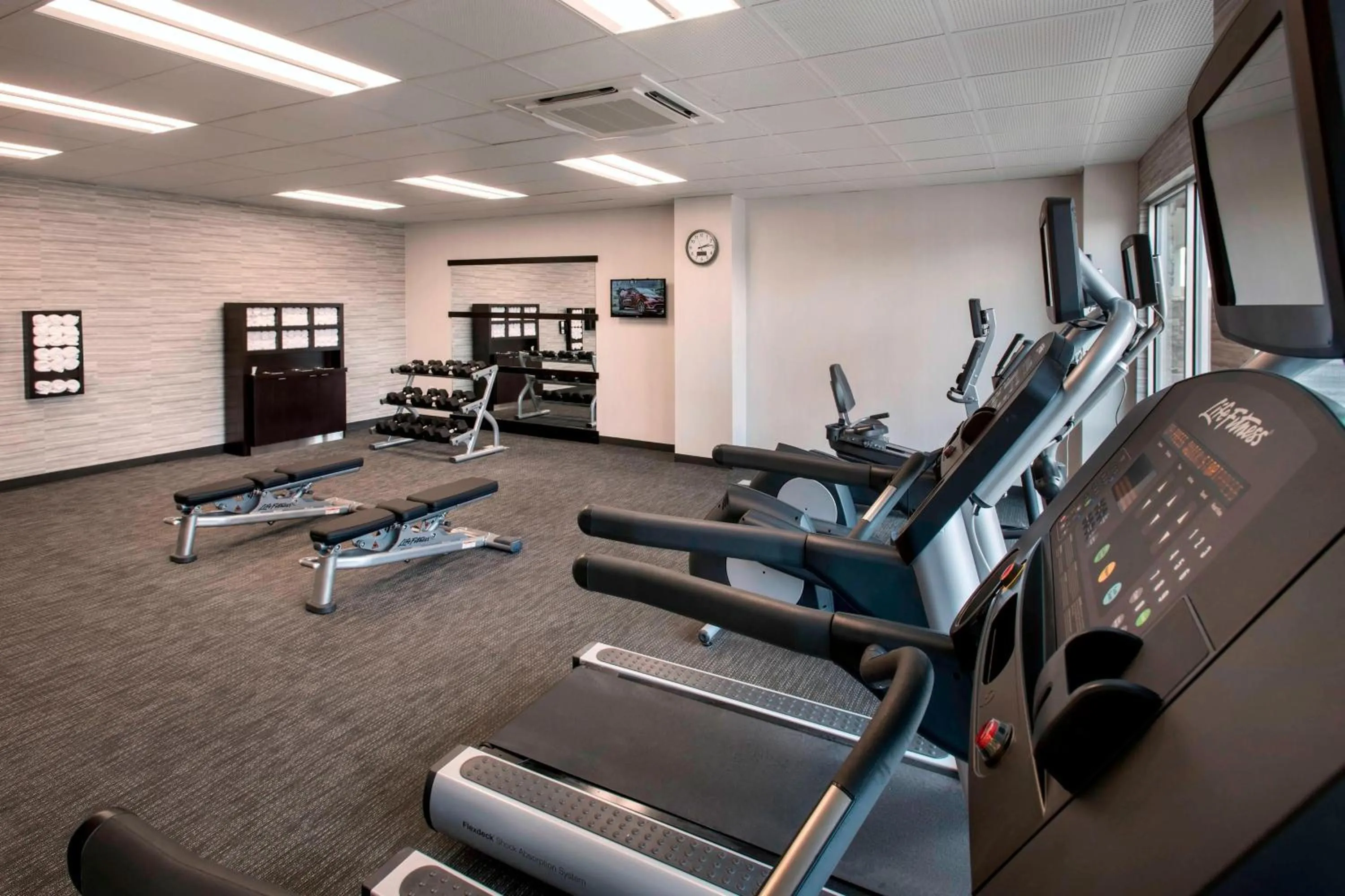 Fitness centre/facilities in Courtyard by Marriott Schenectady at Mohawk Harbor