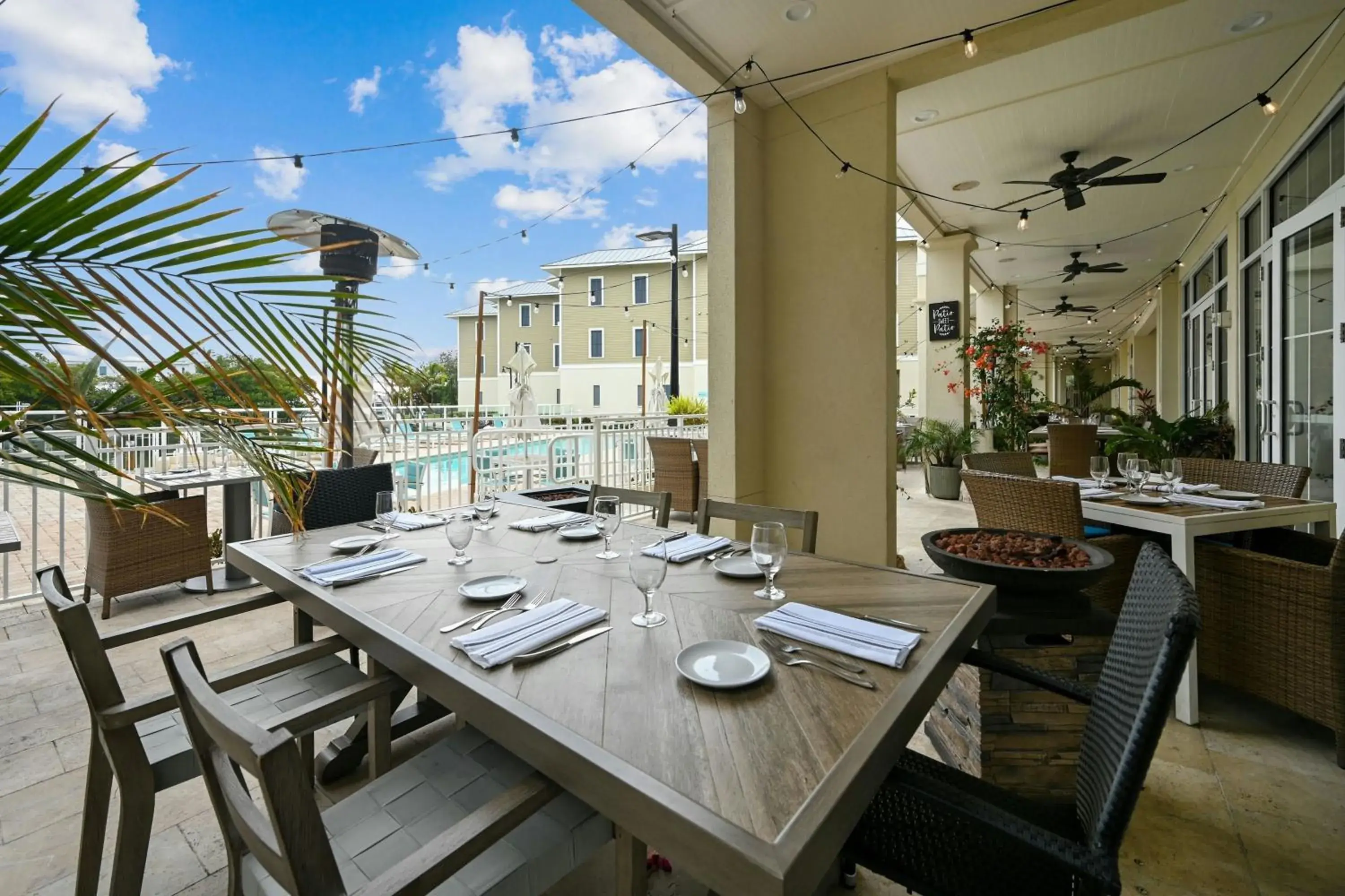 Restaurant/places to eat in Waterline Villas & Marina, Autograph Collection Restaurant/places to eat in Waterline Villas & Marina, Autograph Collection