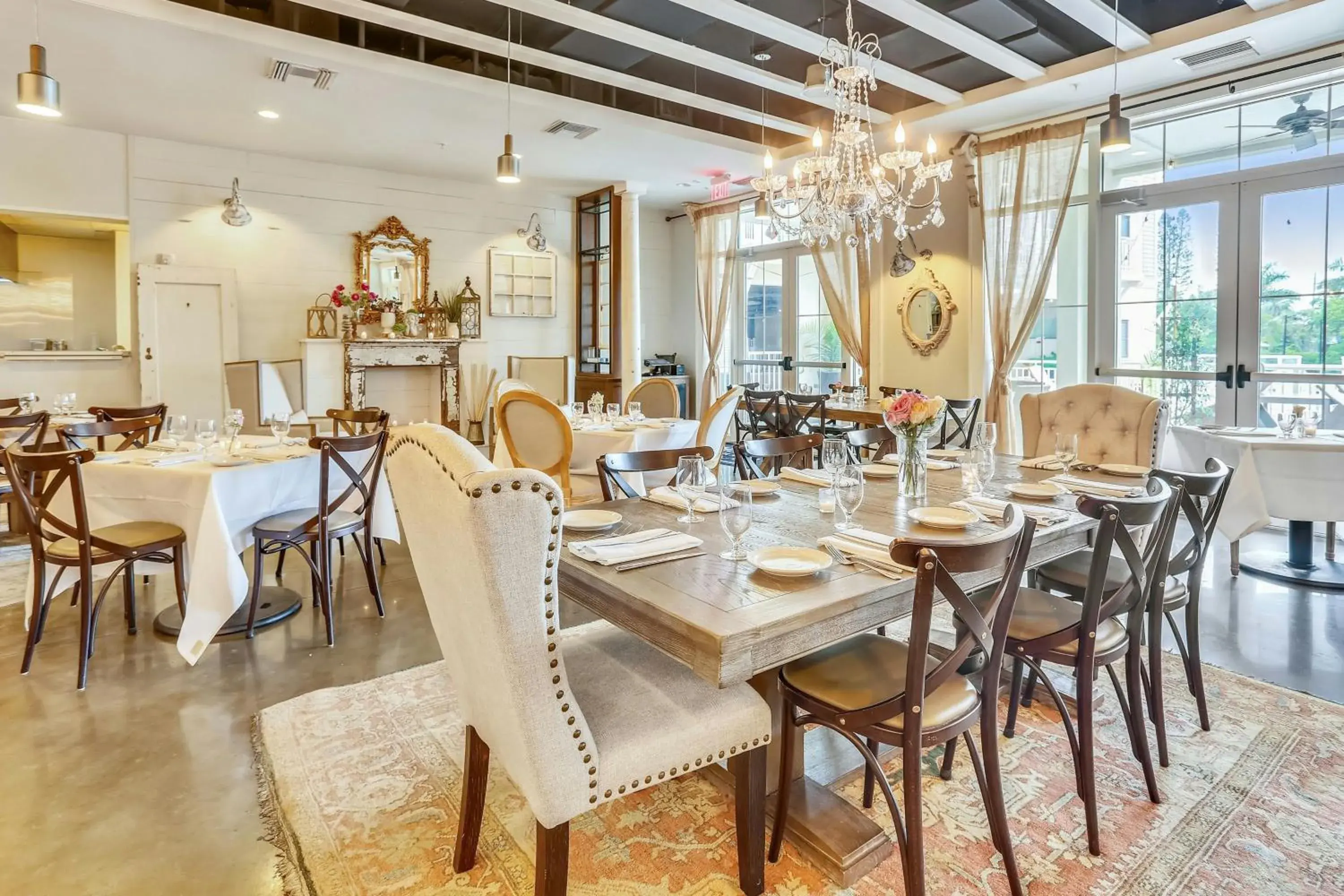 Restaurant/places to eat in Waterline Villas & Marina, Autograph Collection Restaurant/places to eat in Waterline Villas & Marina, Autograph Collection