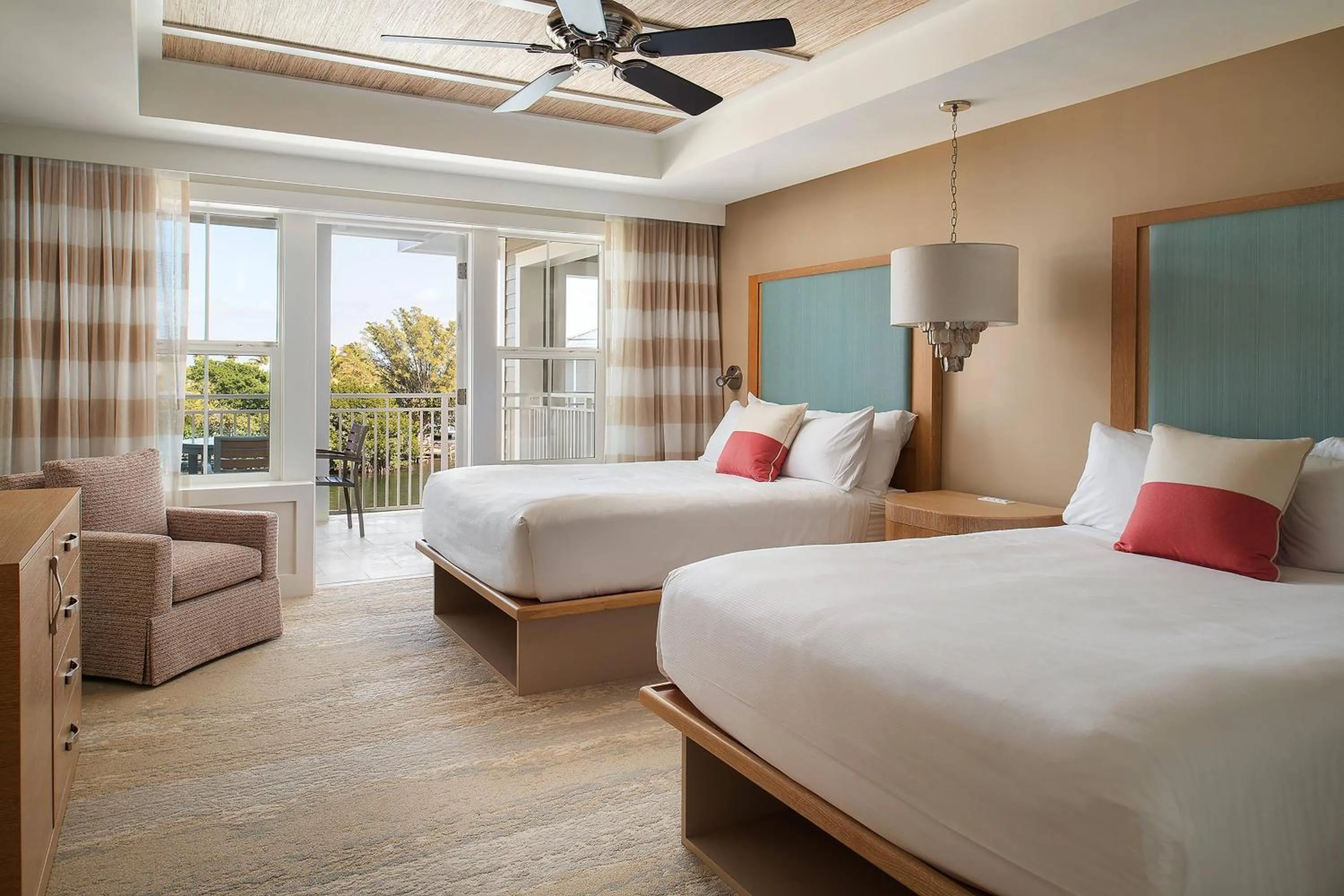 Bedroom, Bed in Waterline Villas & Marina, Autograph Collection