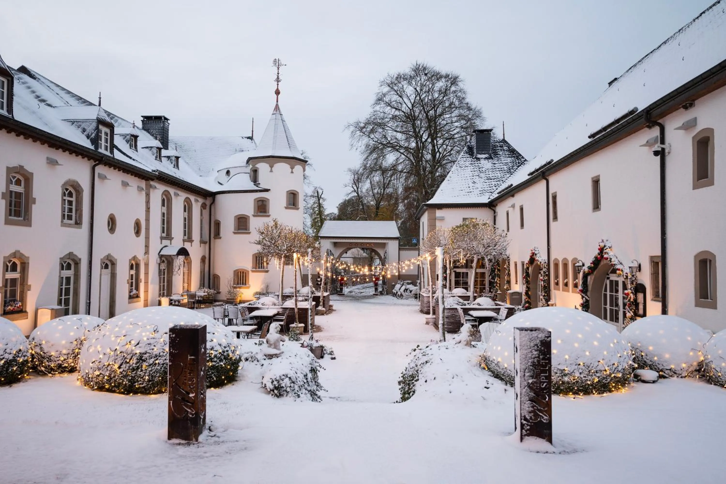 Property building in Chateau d'Urspelt