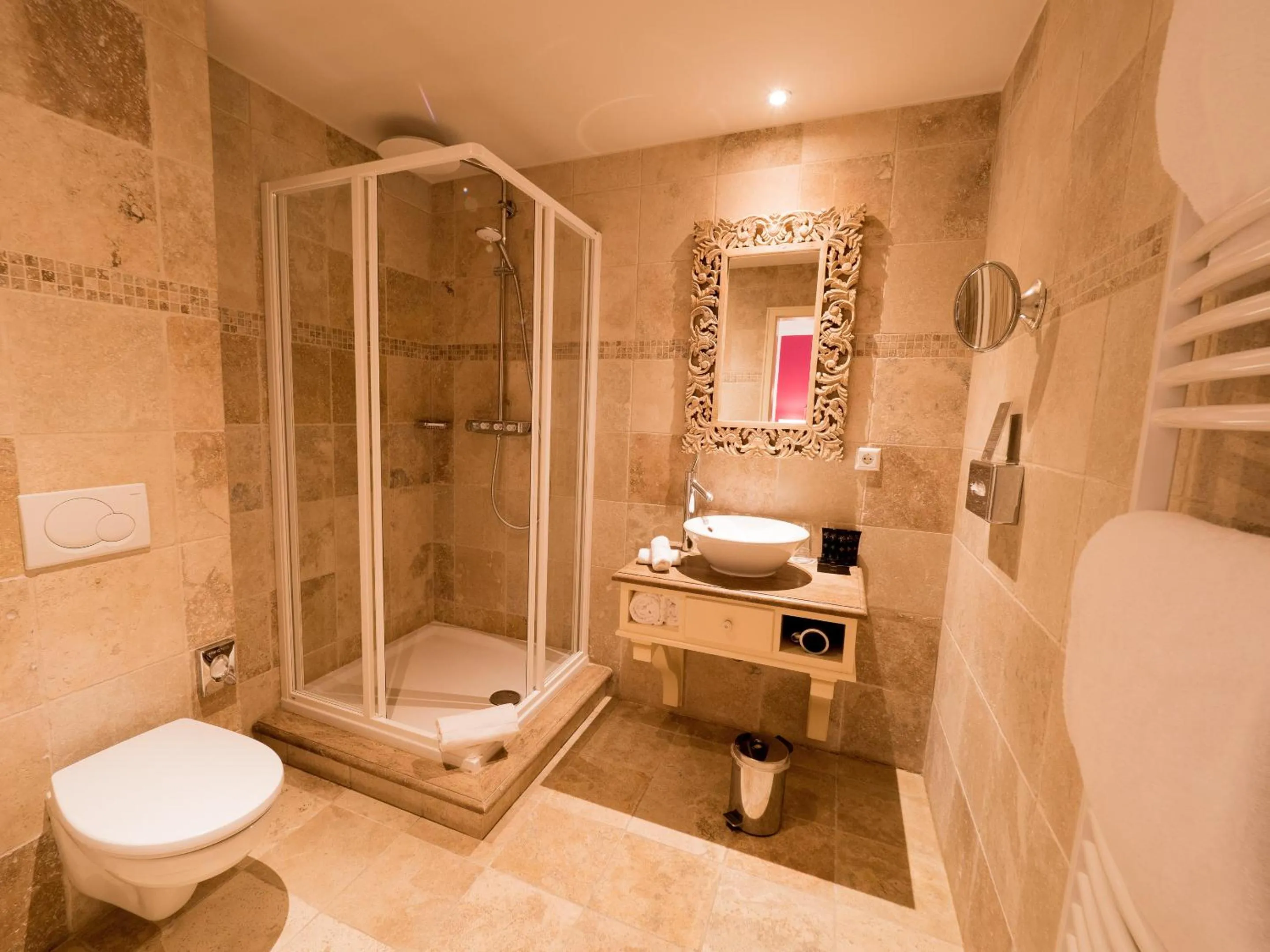 Shower in Chateau d'Urspelt