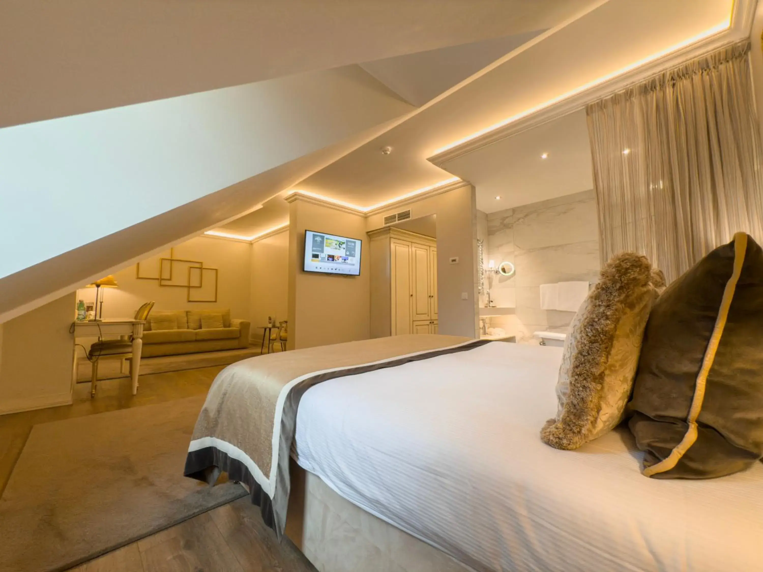 Bedroom, Bed in Chateau d'Urspelt Bedroom, Bed in Chateau d'Urspelt