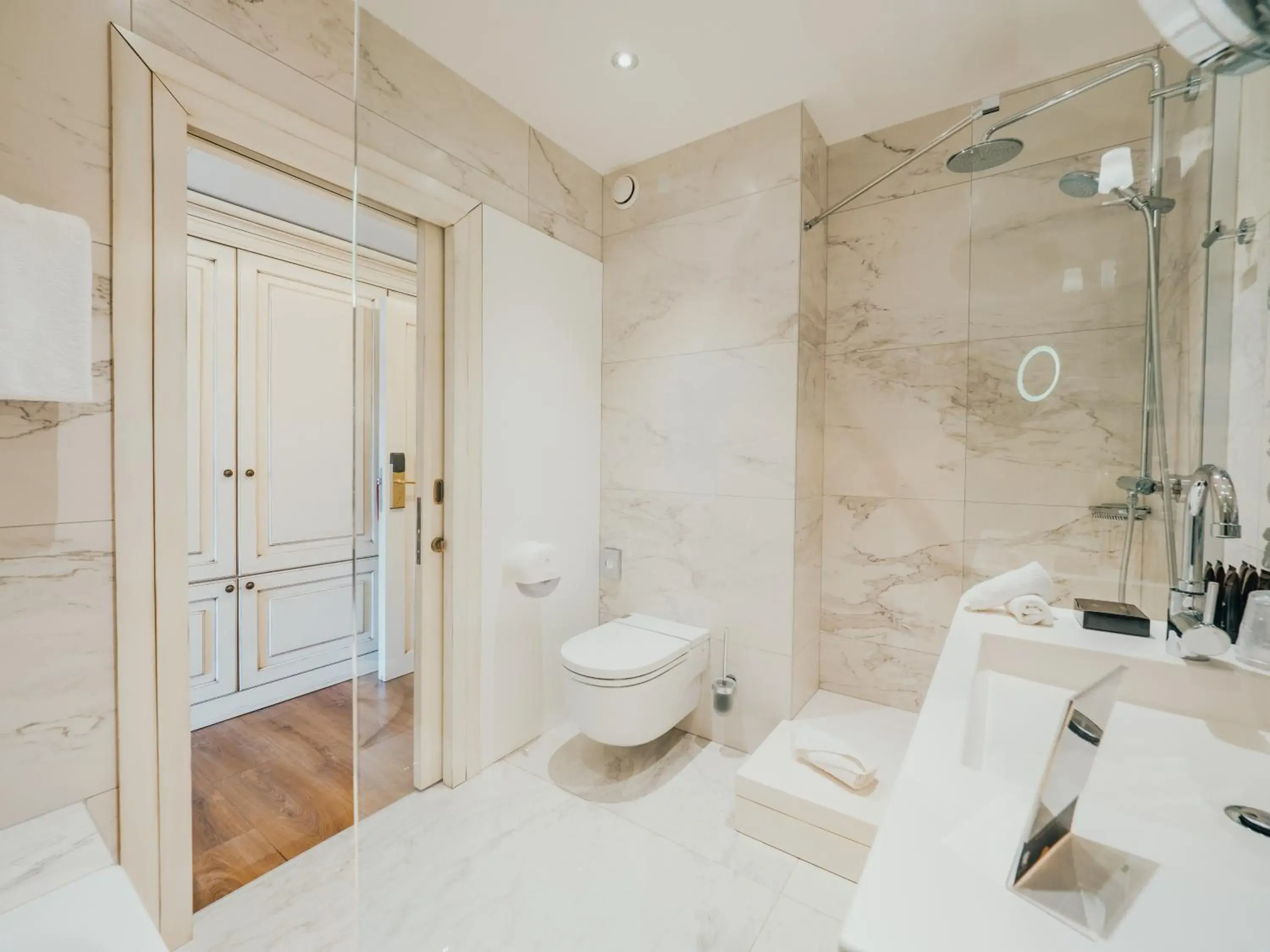 Bathroom in Chateau d'Urspelt Bathroom in Chateau d'Urspelt