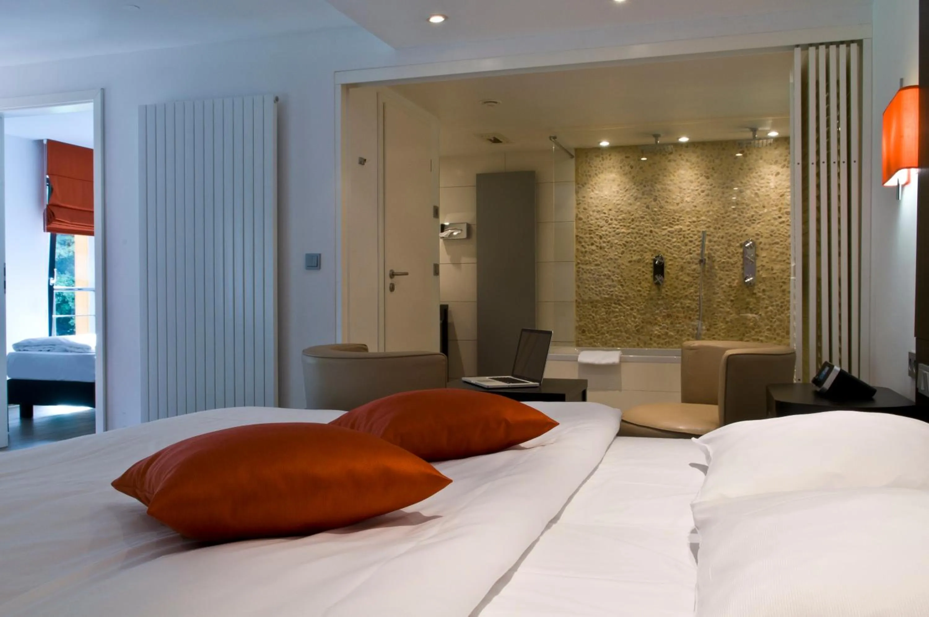 Bed in Cocoon Hotel La Rive