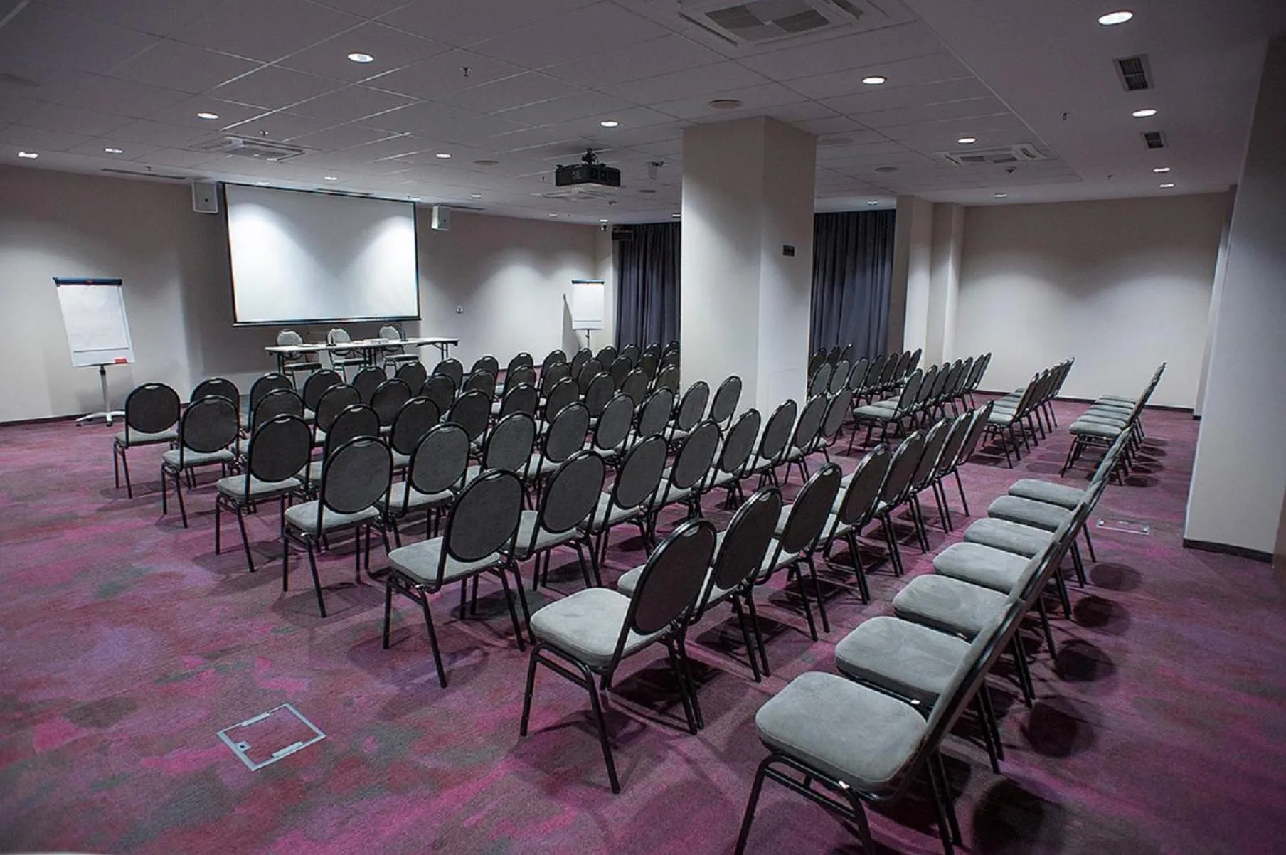 Meeting/conference room in voco - Podgorica by IHG