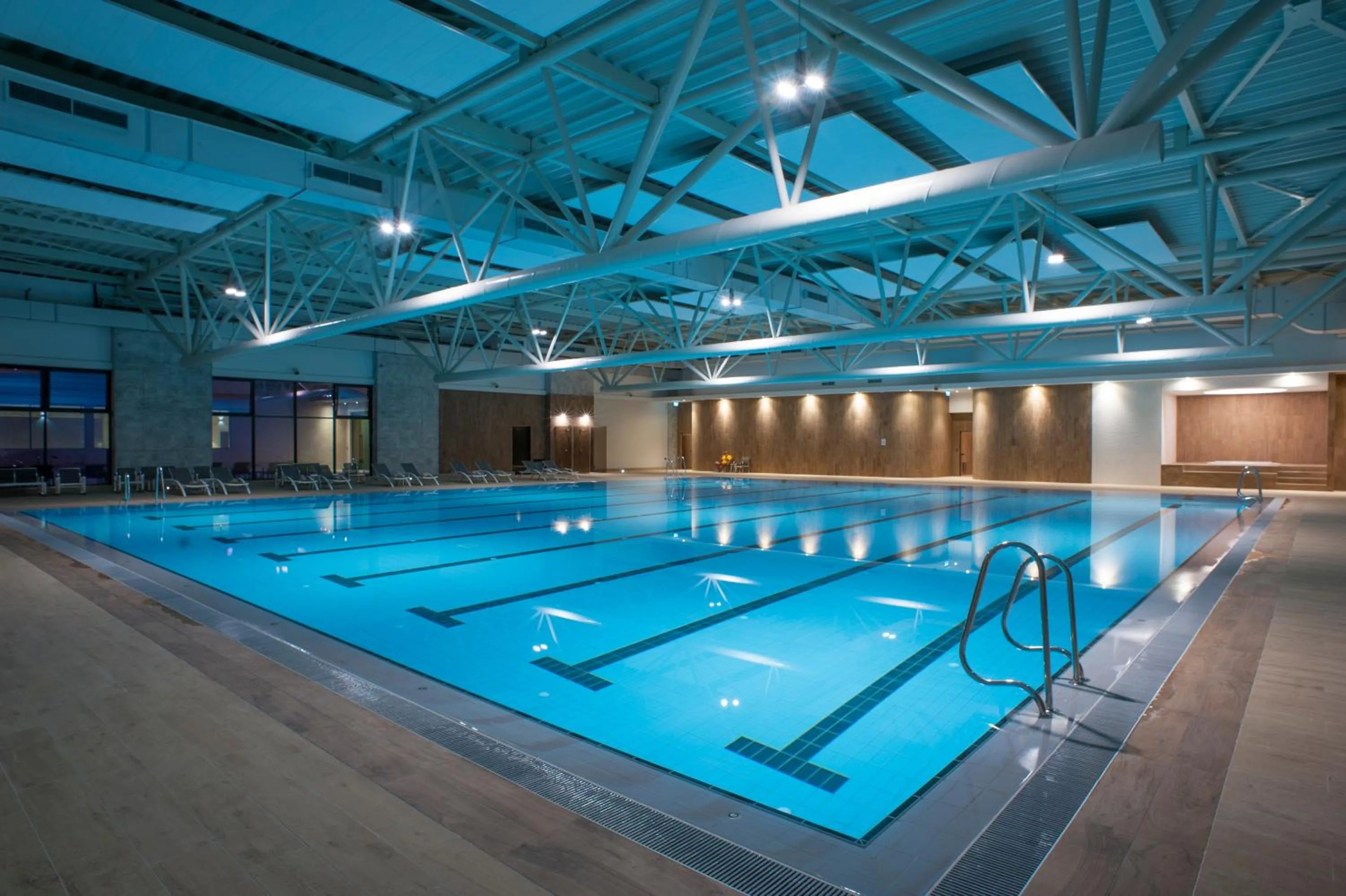 Swimming pool in voco - Podgorica by IHG