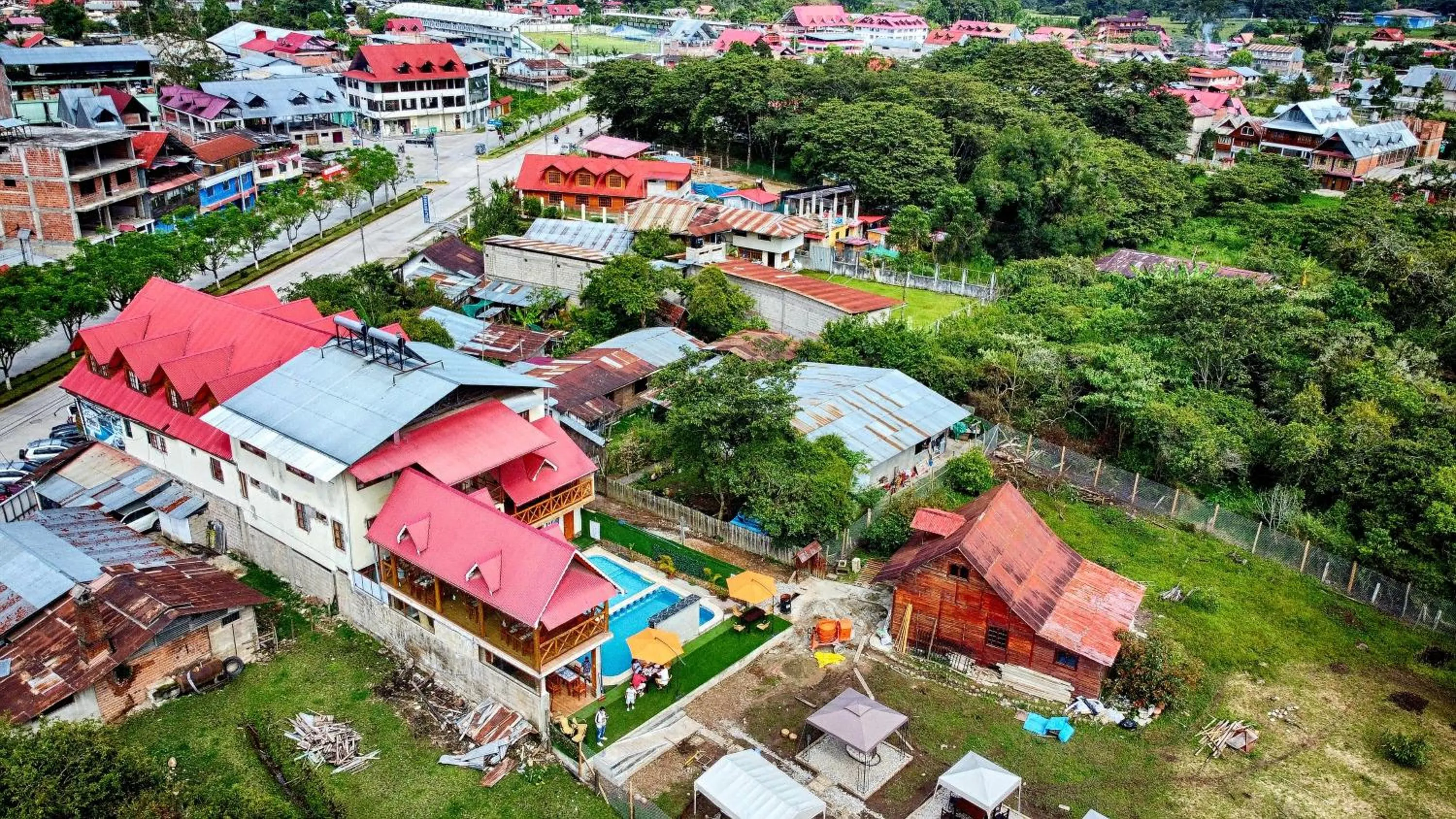 Property building in Tunki Lodge - Tours, Cabañas y Sauna