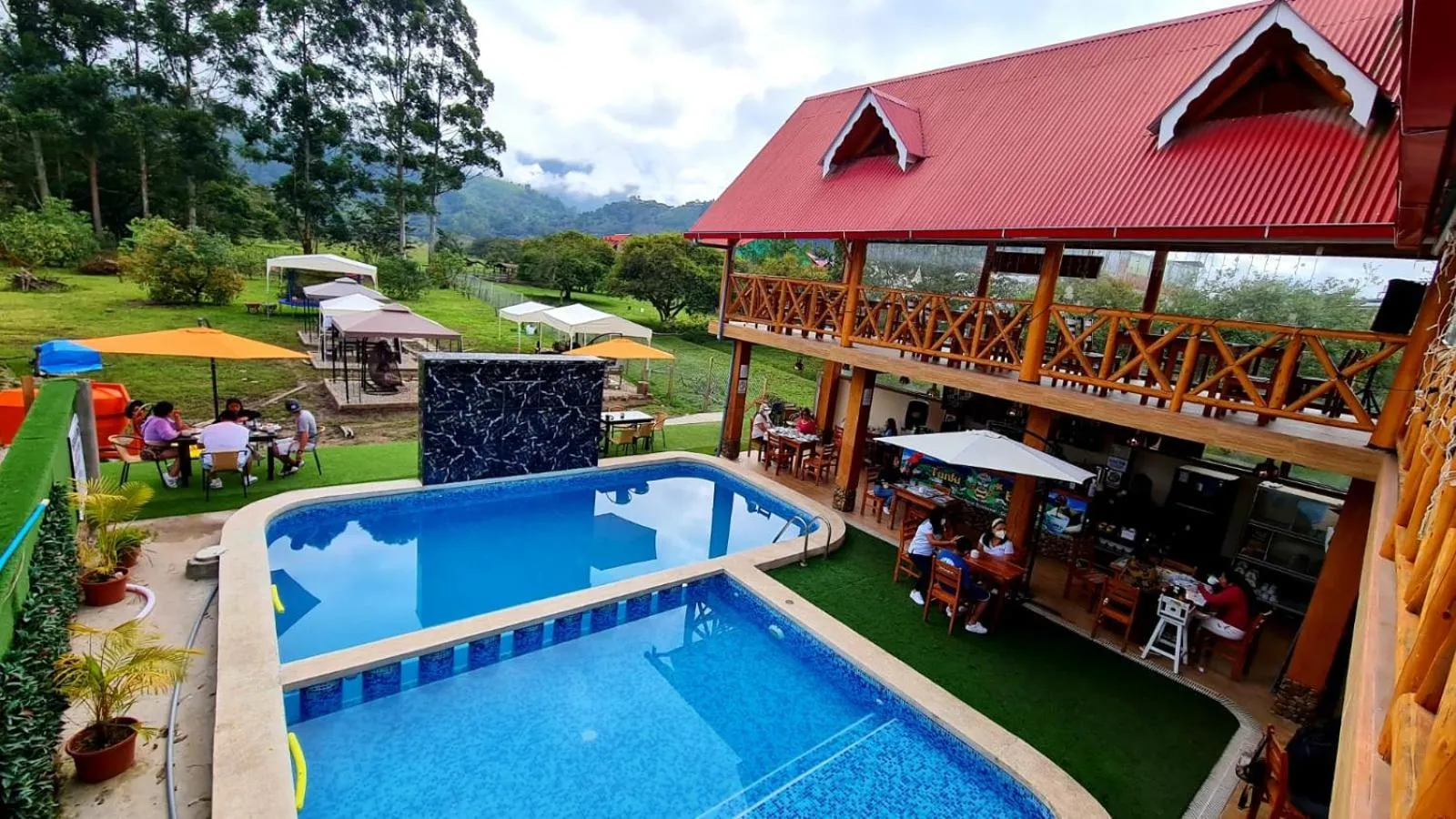 Property building in Tunki Lodge - Tours, Cabañas y Sauna