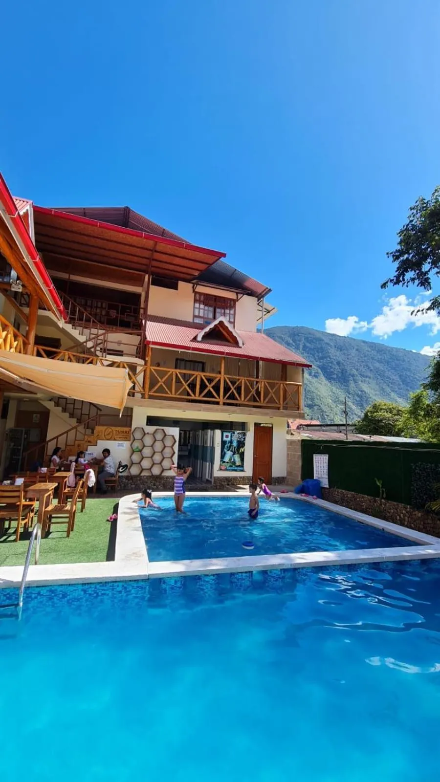 Property building in Tunki Lodge - Tours, Cabañas y Sauna