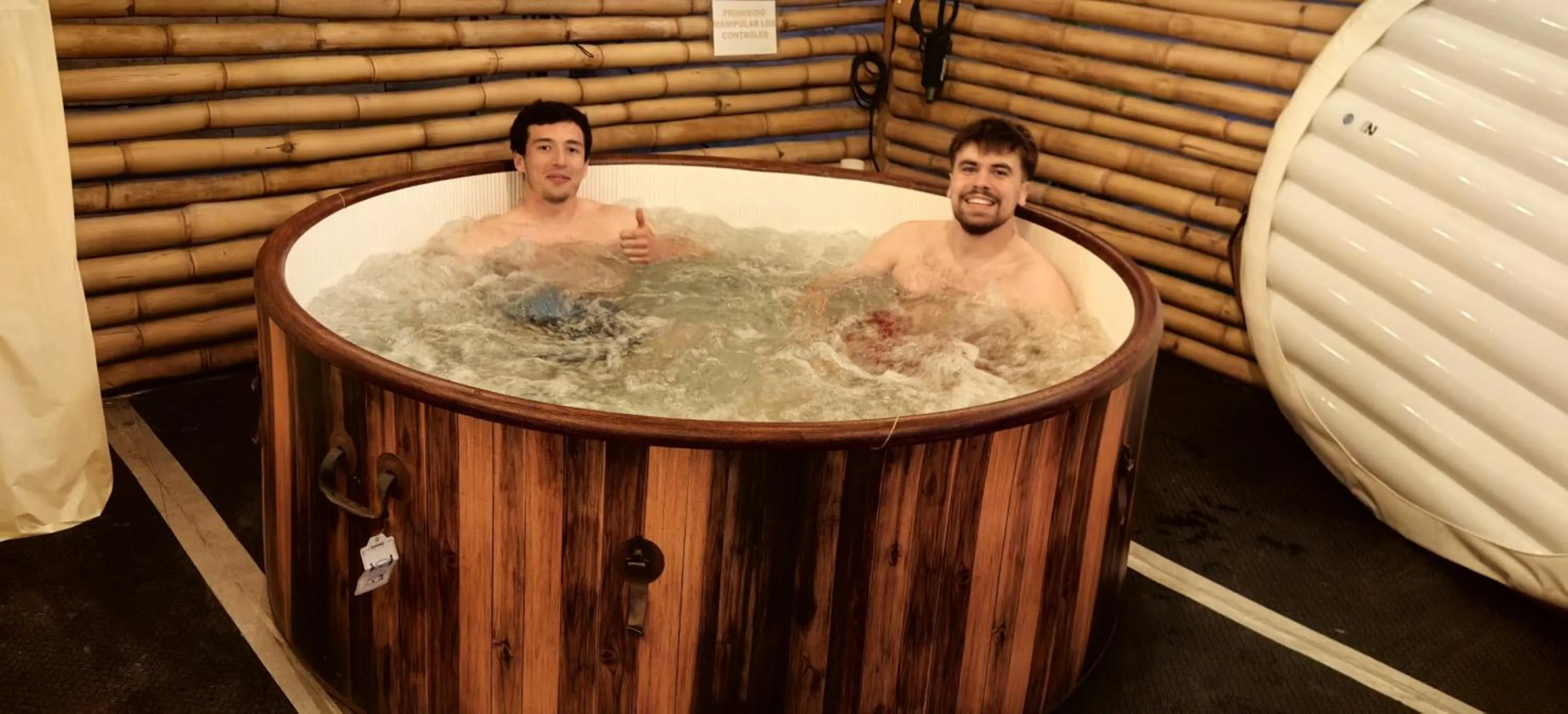 Hot Tub in Tunki Lodge - Tours, Cabañas y Sauna