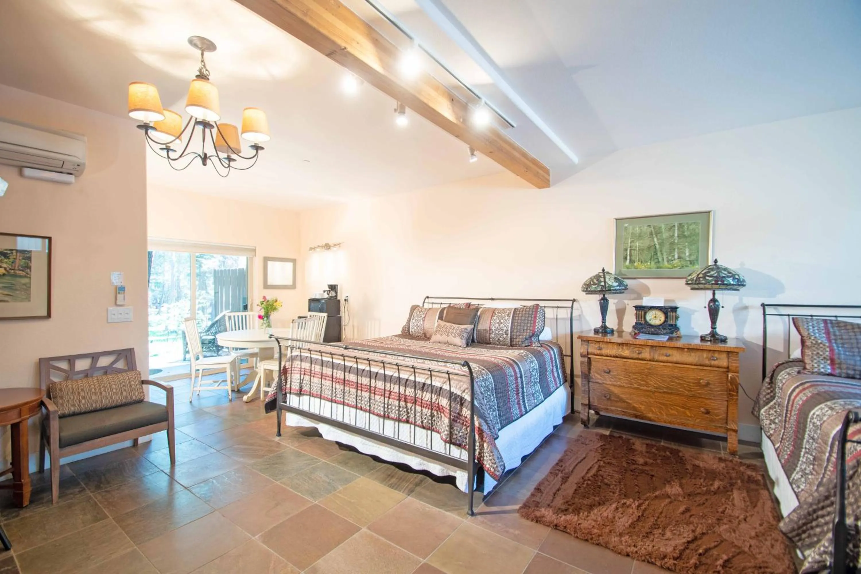 Bed in Harmony Ridge Lodge