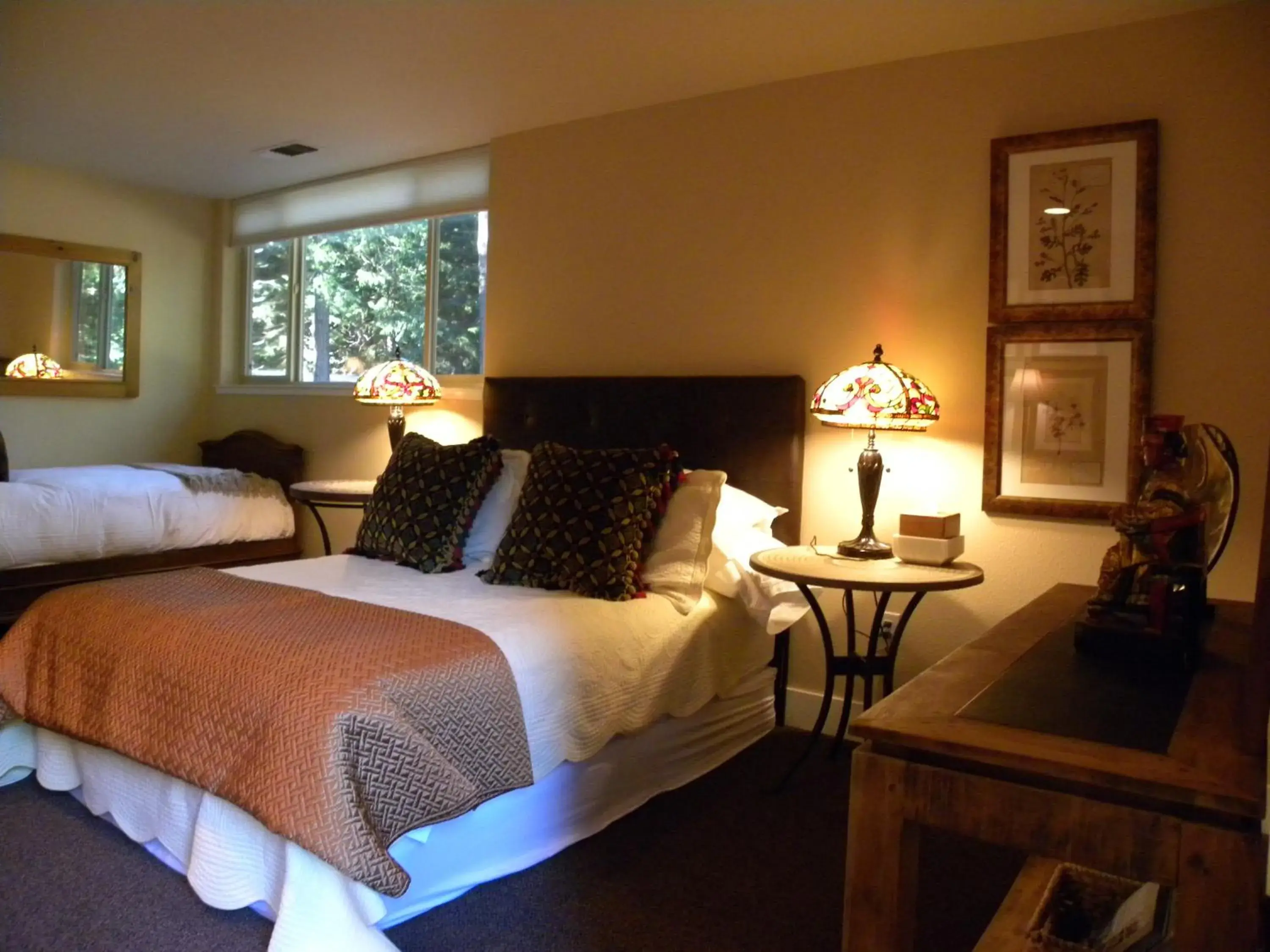 Bed, Room Photo in Harmony Ridge Lodge