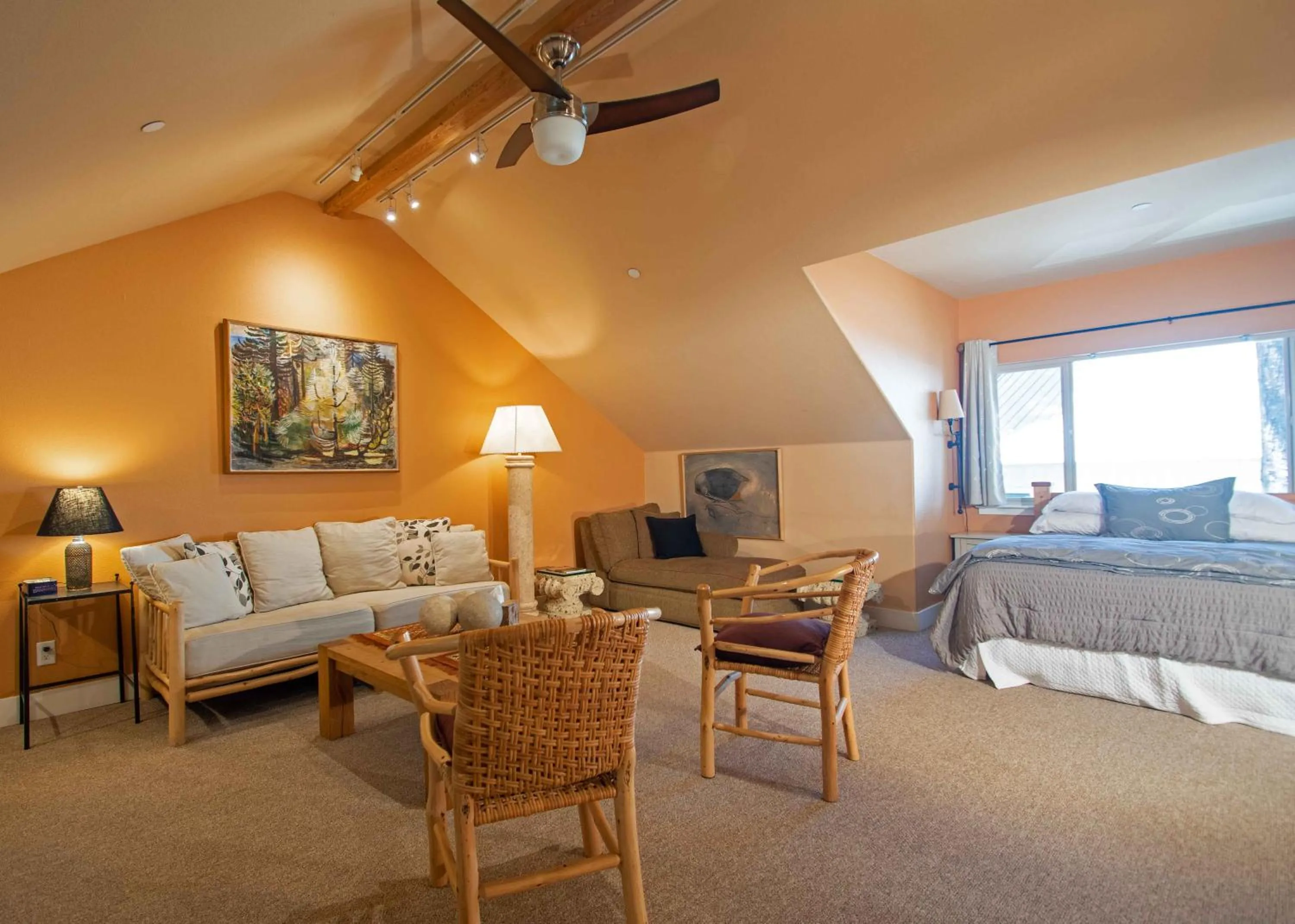 Bed in Harmony Ridge Lodge