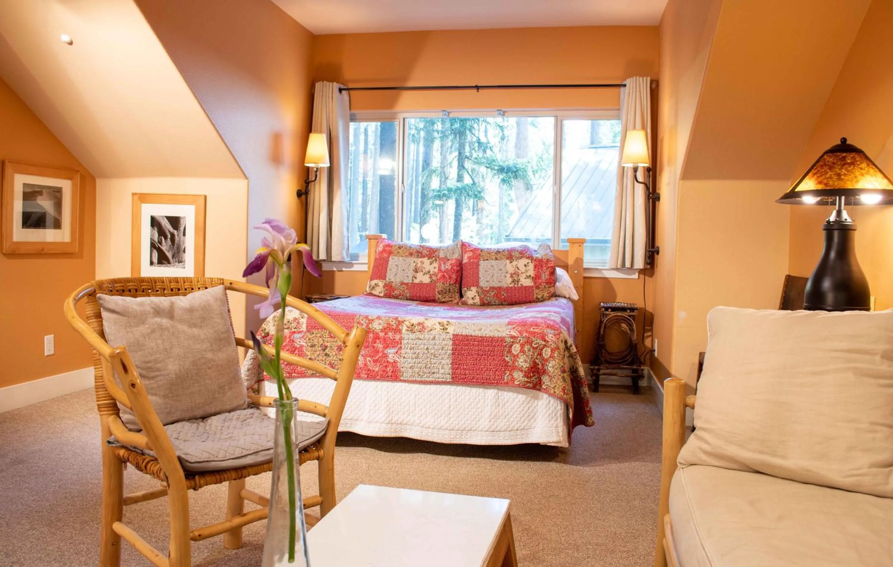 Bed in Harmony Ridge Lodge