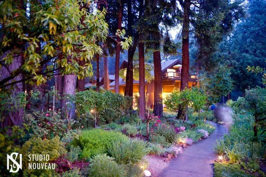 Property building, Garden in Harmony Ridge Lodge