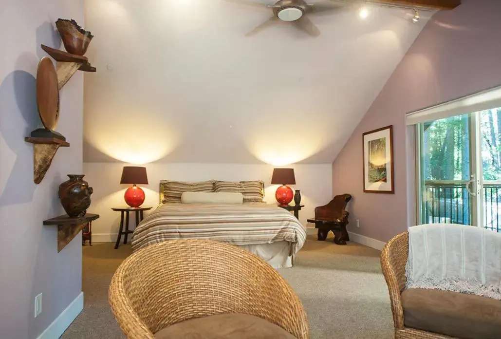 Bed, Room Photo in Harmony Ridge Lodge