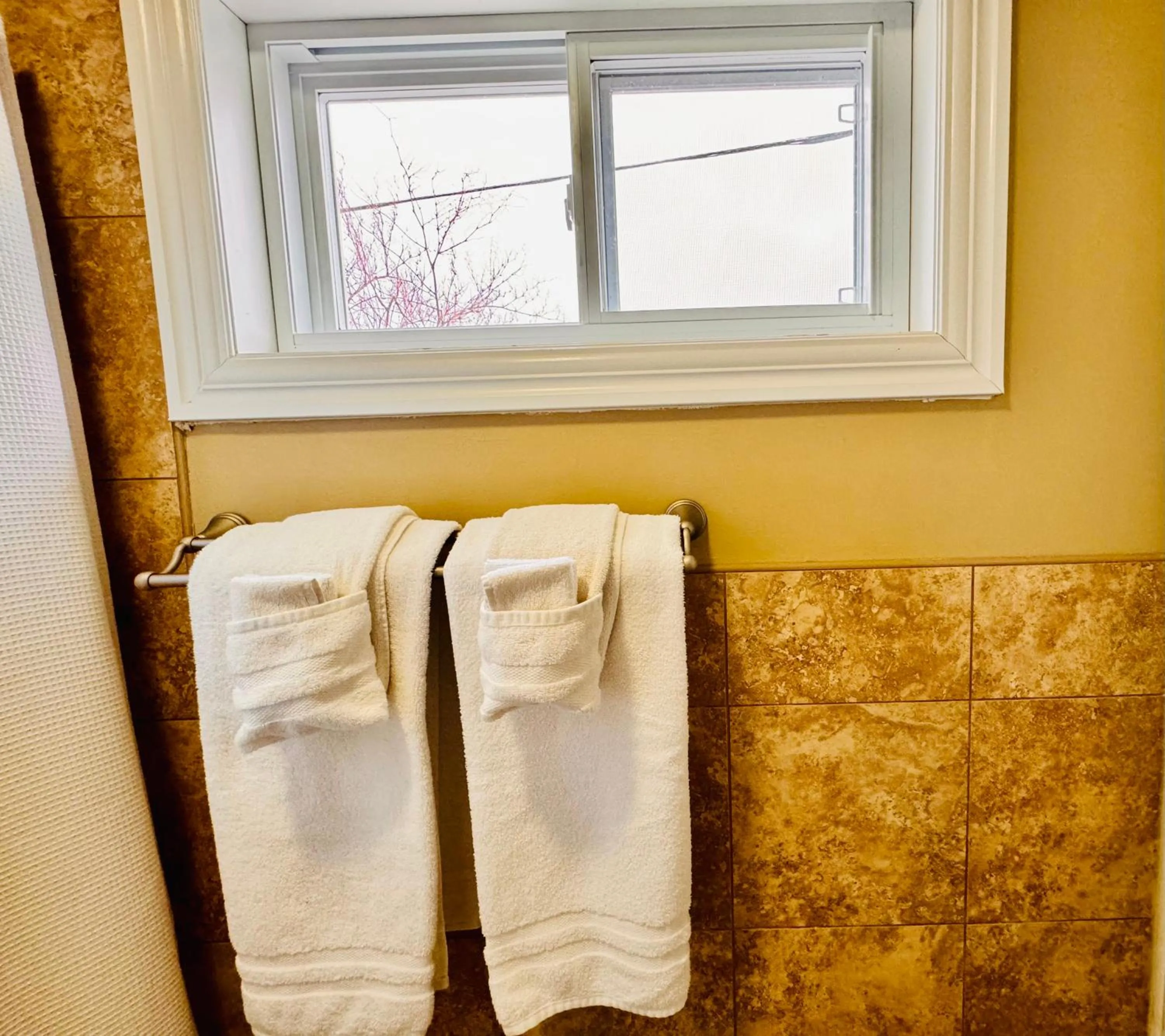 towels in Fundy Line Motel