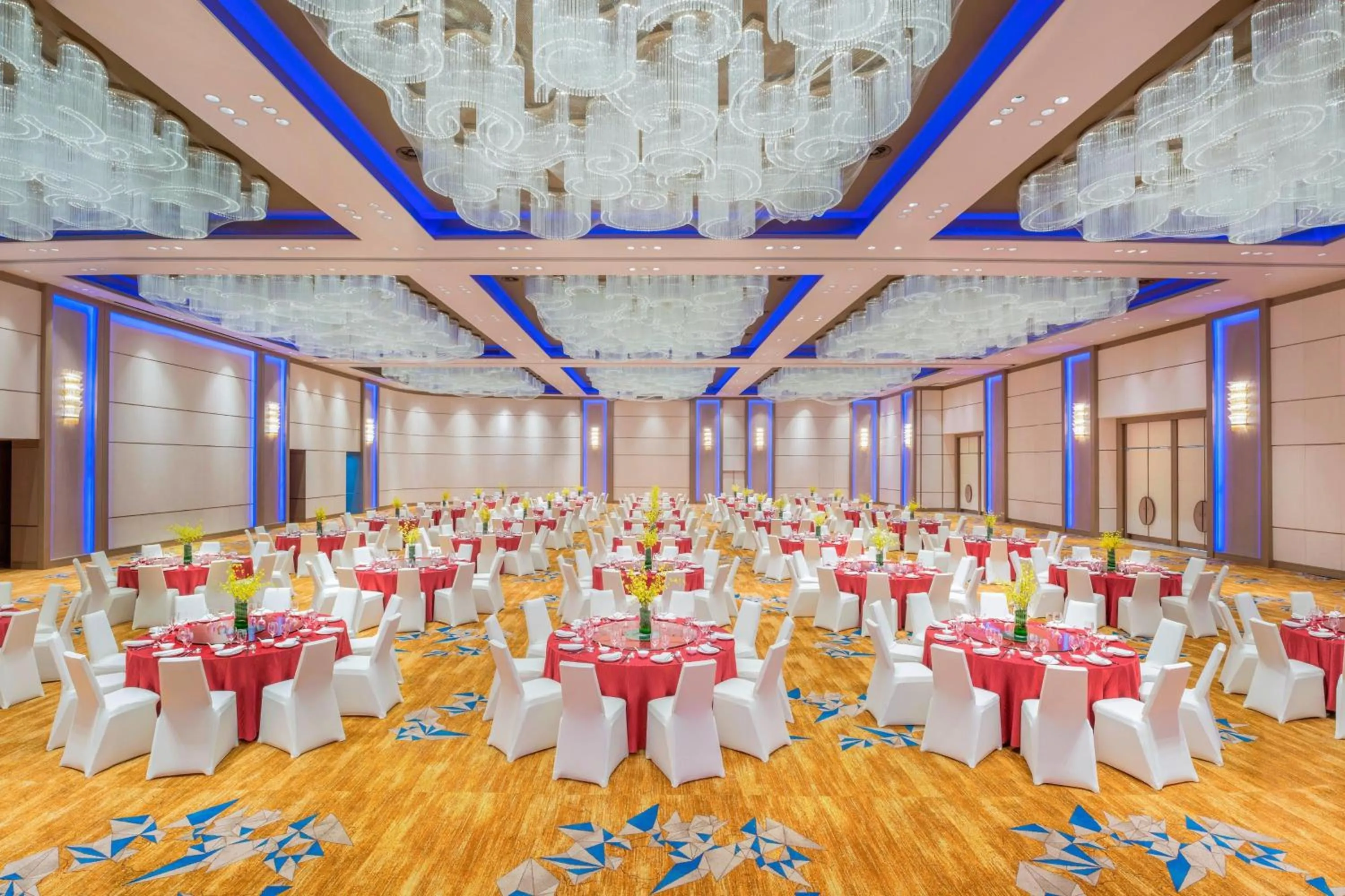 Lobby or reception in Sheraton Qingdao West Coast