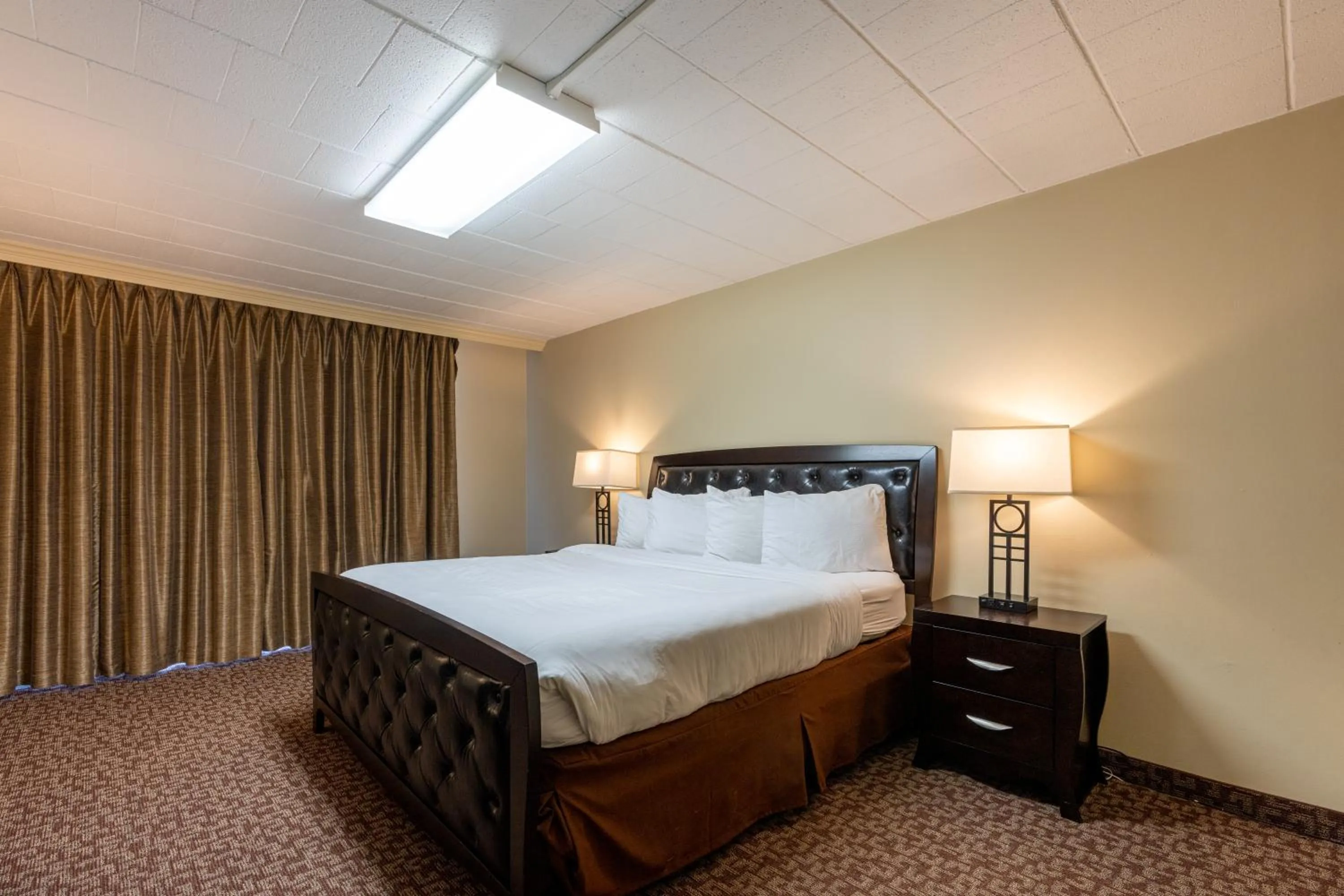 Bed in Altoona Grand Hotel