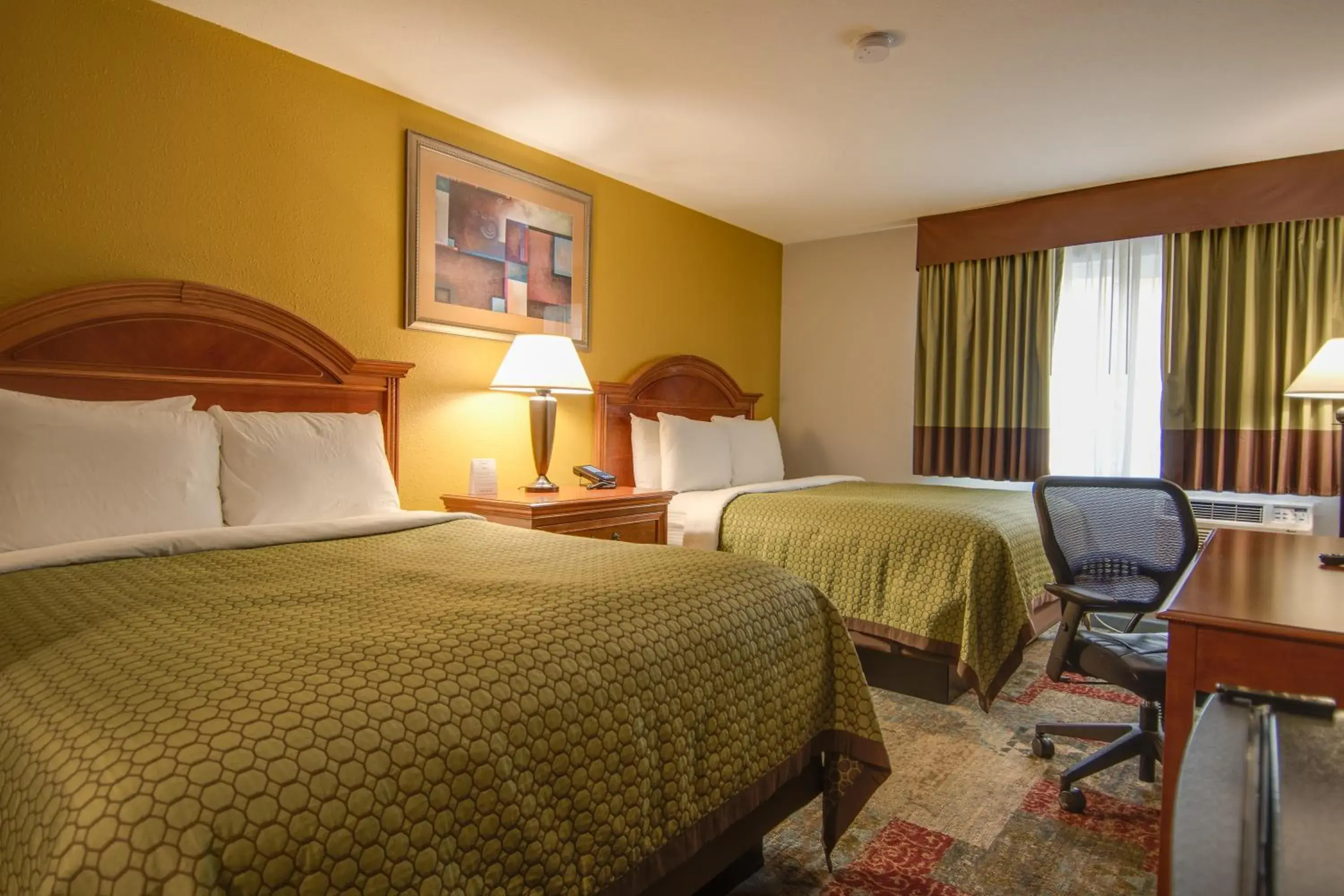 Photo of the whole room in Vagabond Inn Executive Hayward Photo of the whole room in Vagabond Inn Executive Hayward