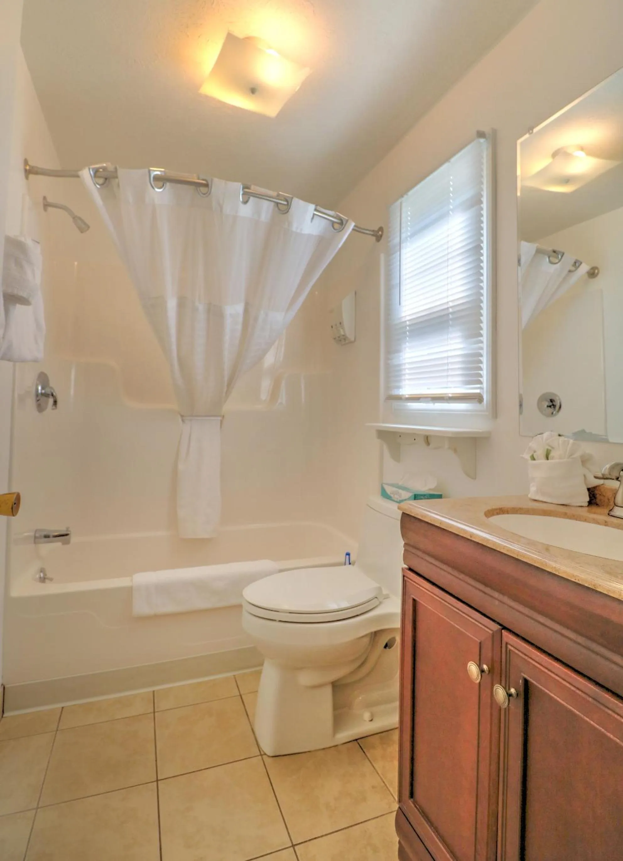 Bathroom in Wells-Ogunquit Resort Motel & Cottages