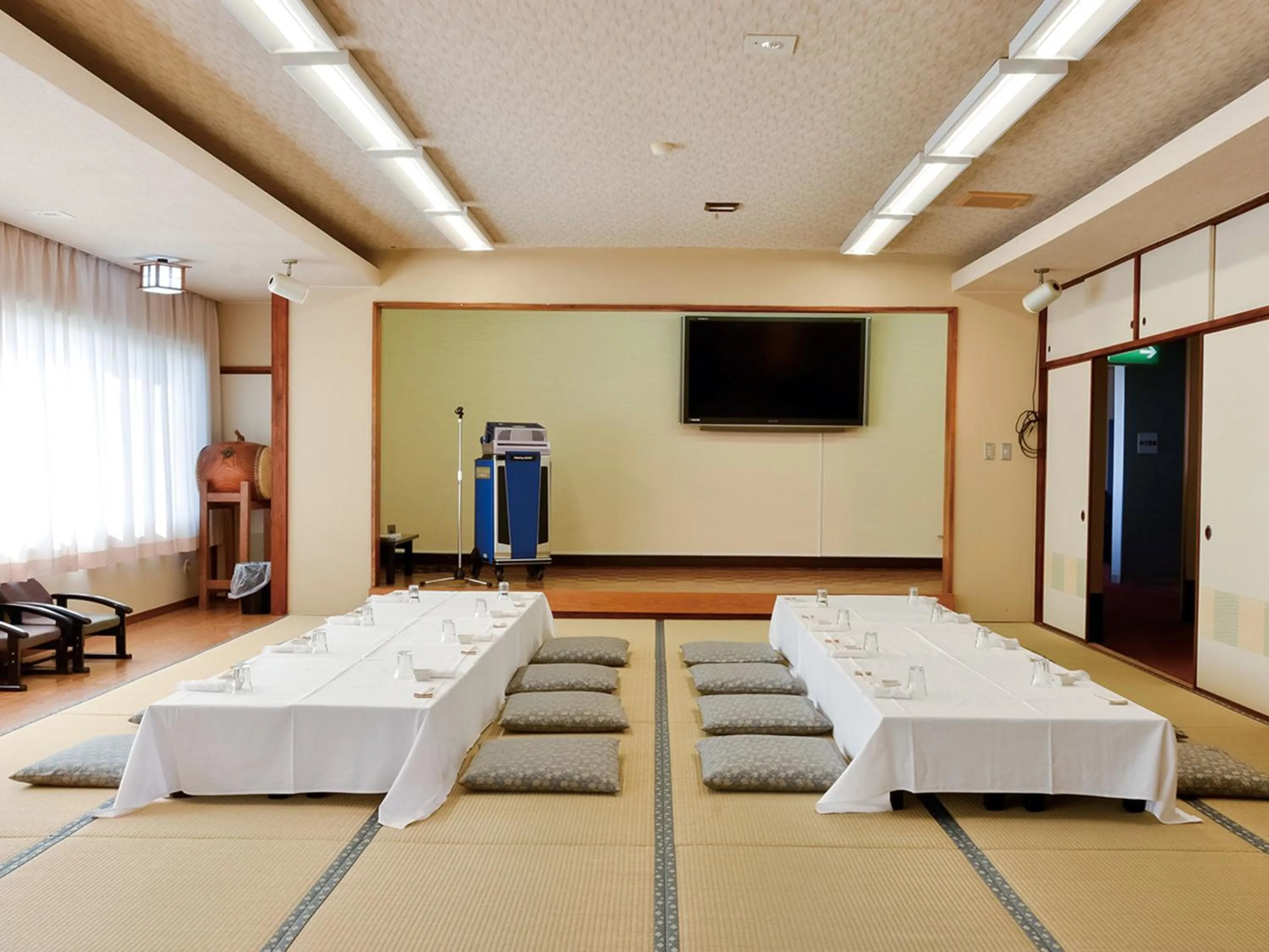 Karaoke, Bed in Iioka Shiosai Hotel