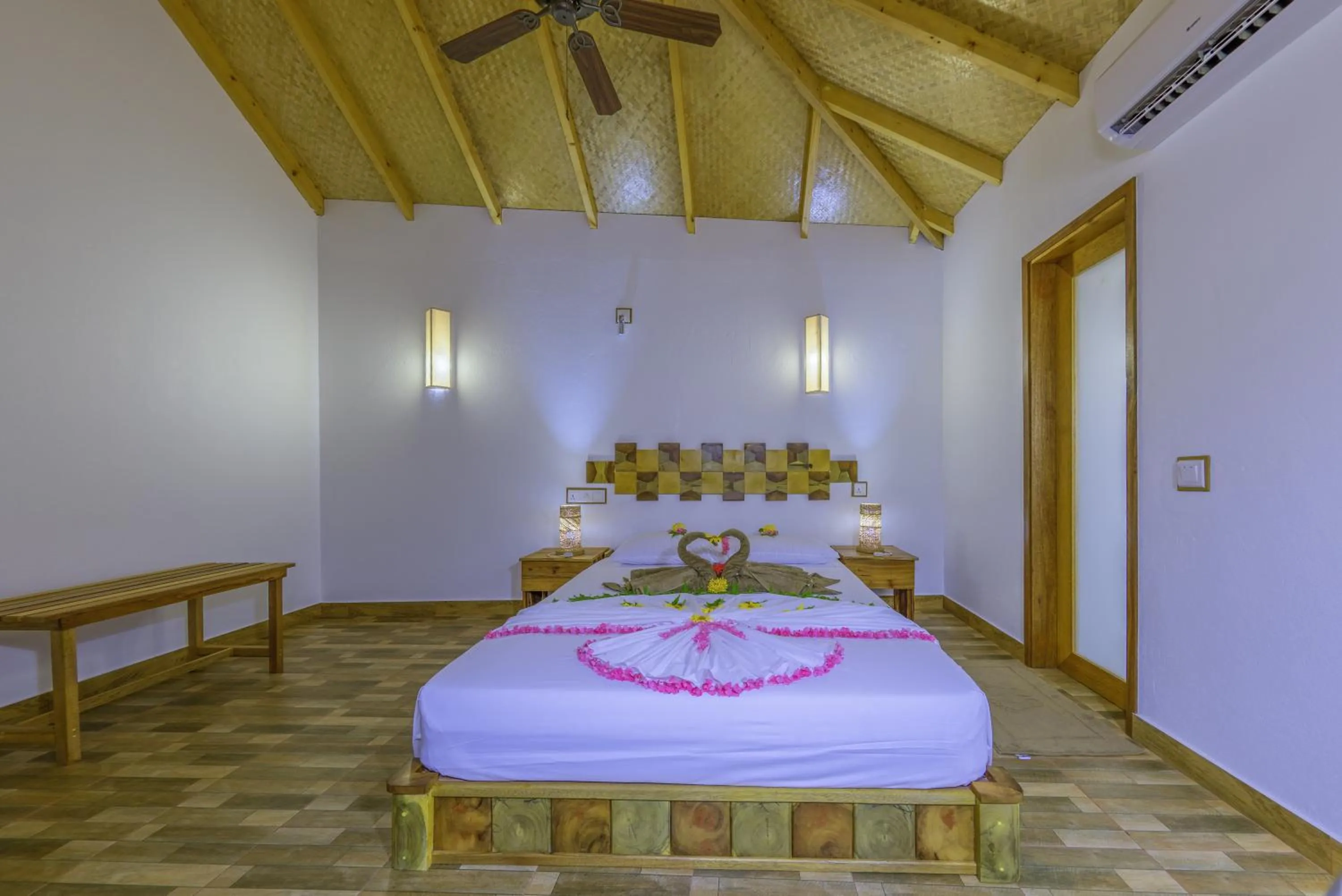 Photo of the whole room, Bed in Ameera Maldives