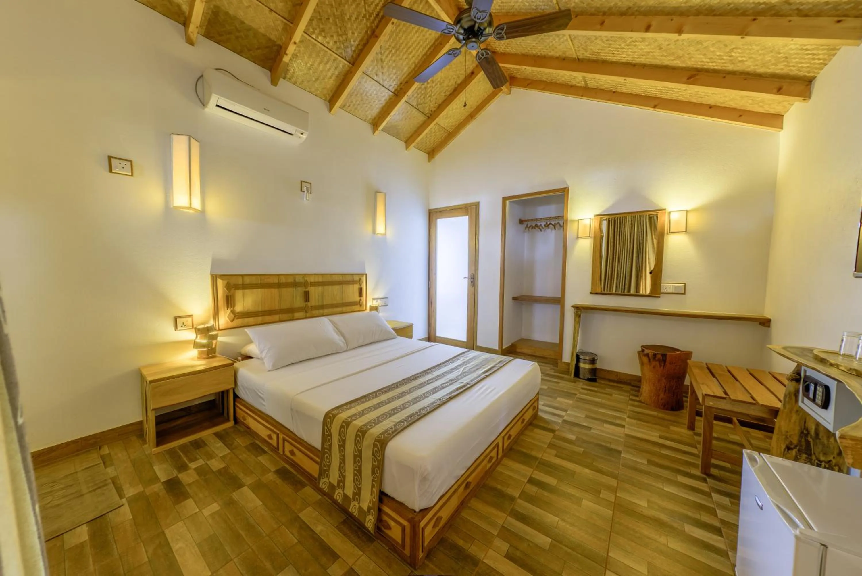 Photo of the whole room, Bed in Ameera Maldives