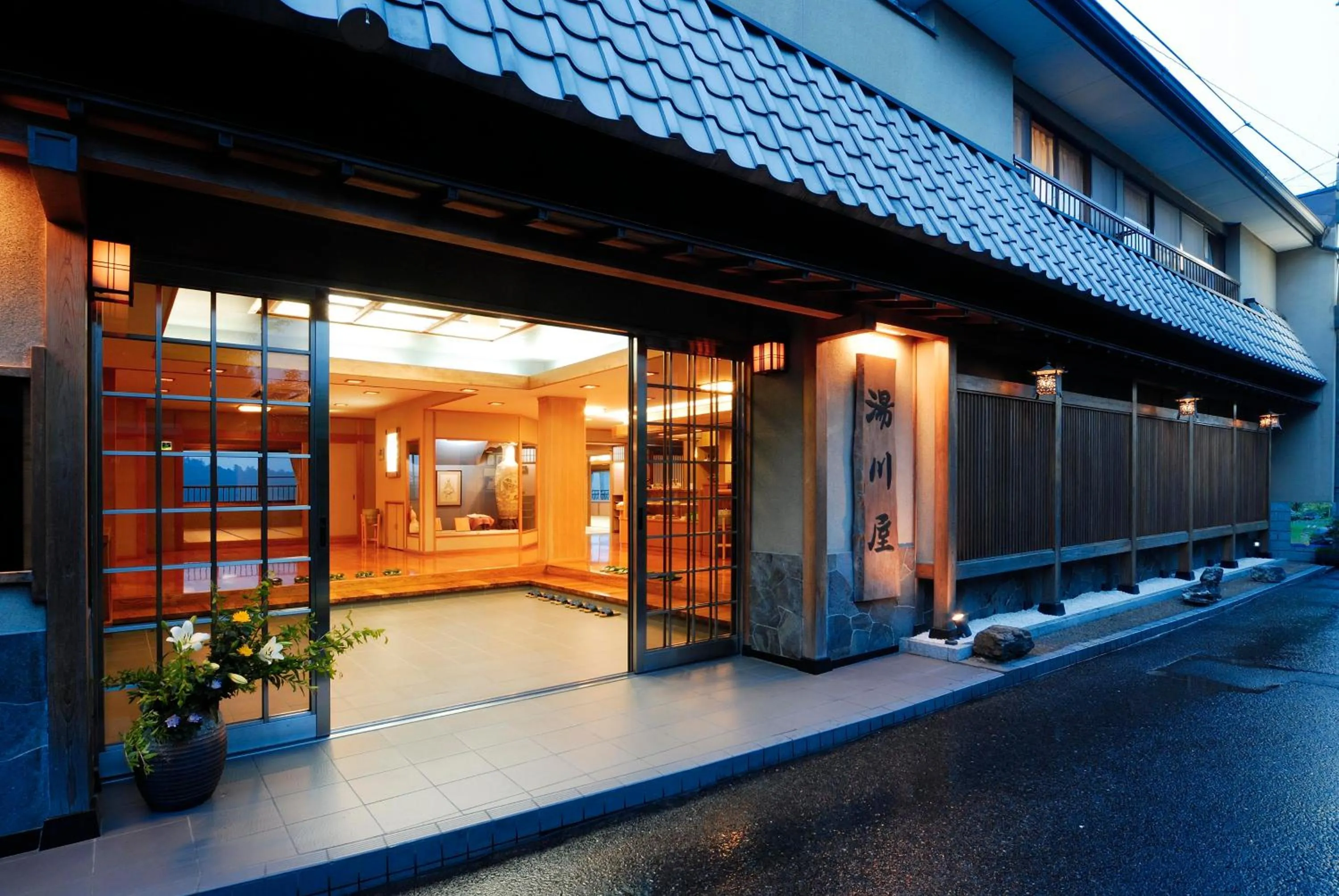 Facade/entrance in 吉野荘湯川屋 Yoshinosou Yukawaya