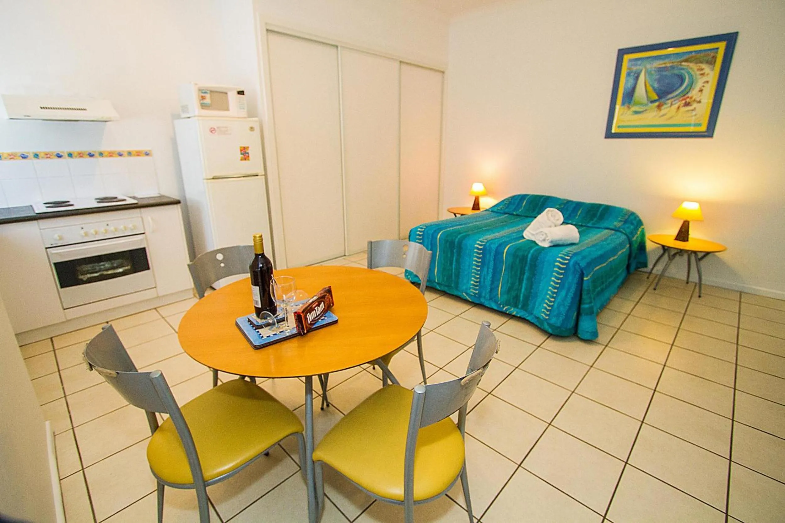 Breakaway – Central Beachside Studio for 4 w/ Shared Pool, Minutes to Central Agnes Water & 1770