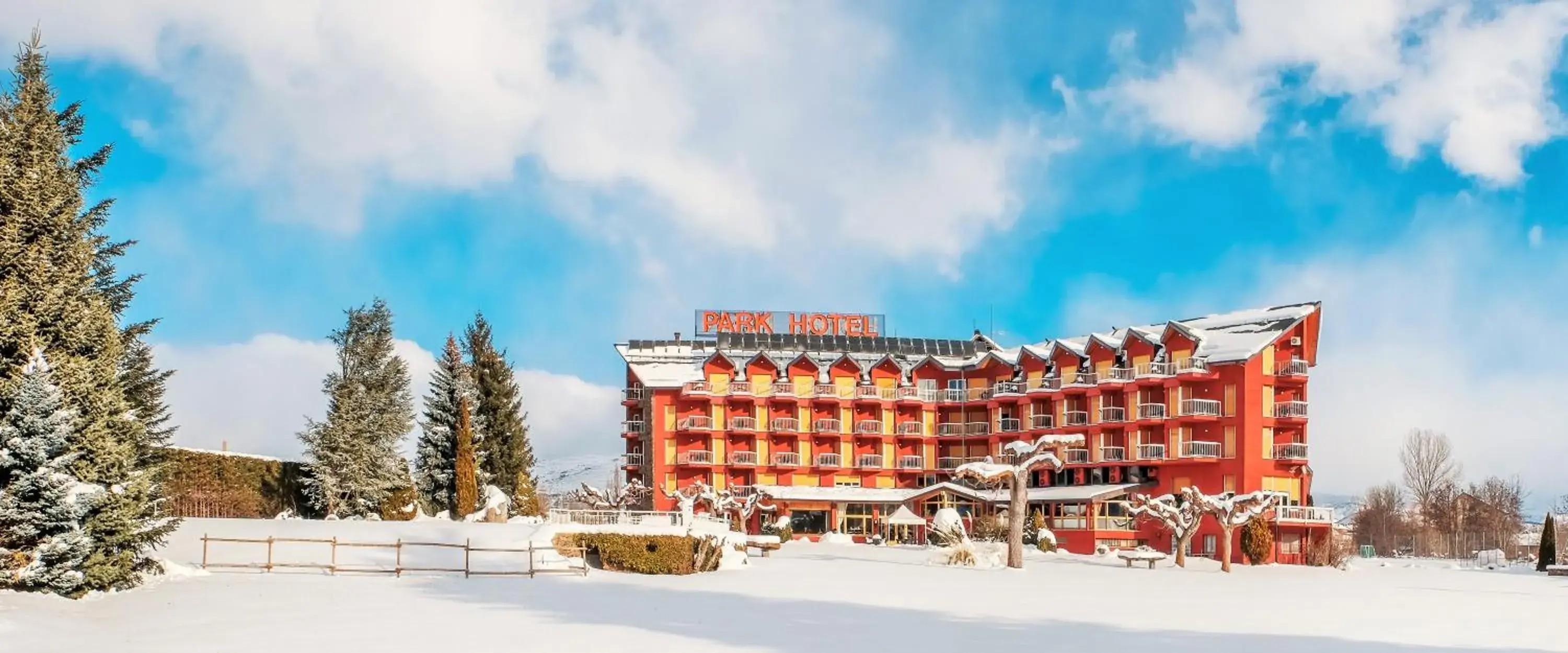 Property building in Puigcerda Park Hotel Property building in Puigcerda Park Hotel