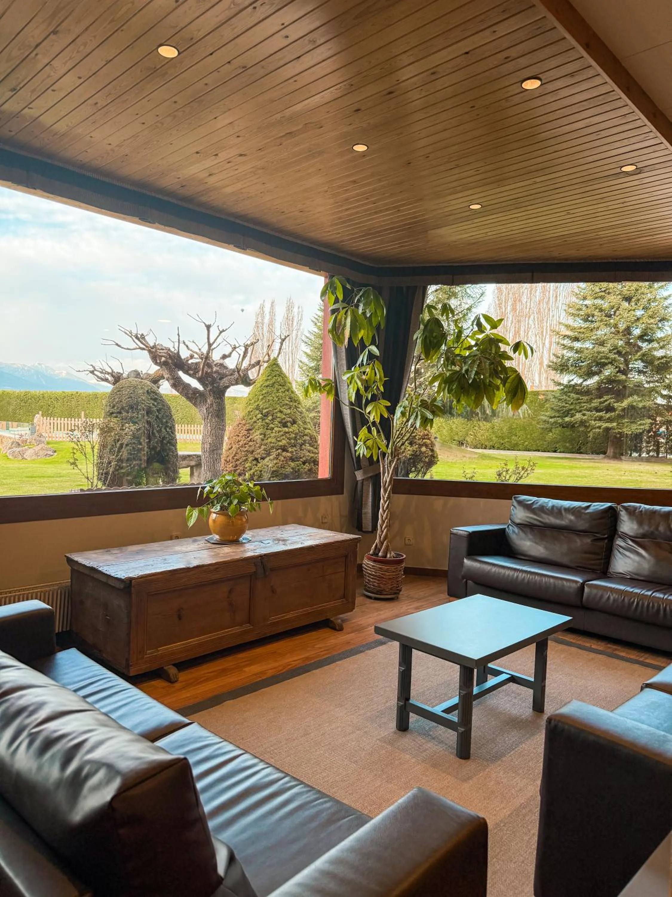 Living room in Puigcerda Park Hotel