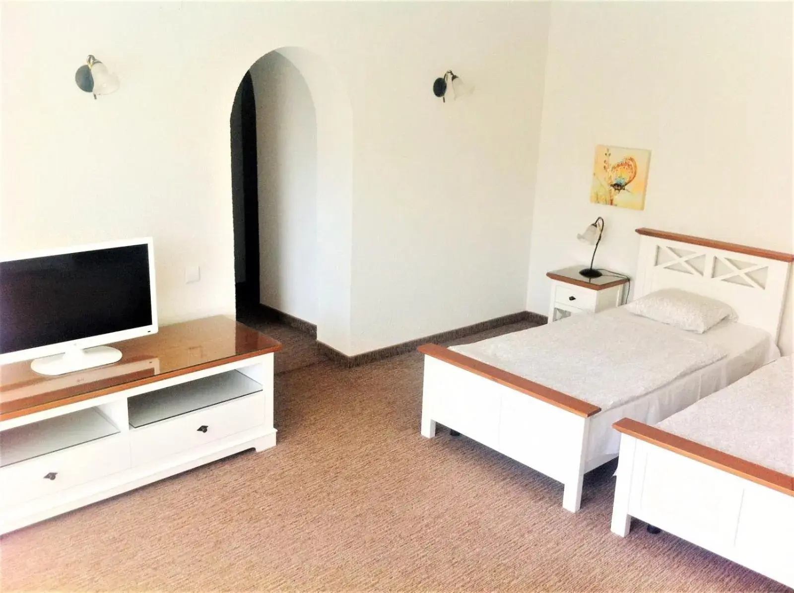 Deluxe Twin Room with Balcony - single occupancy in Hotel Monteoru Deluxe Twin Room with Balcony - single occupancy in Hotel Monteoru