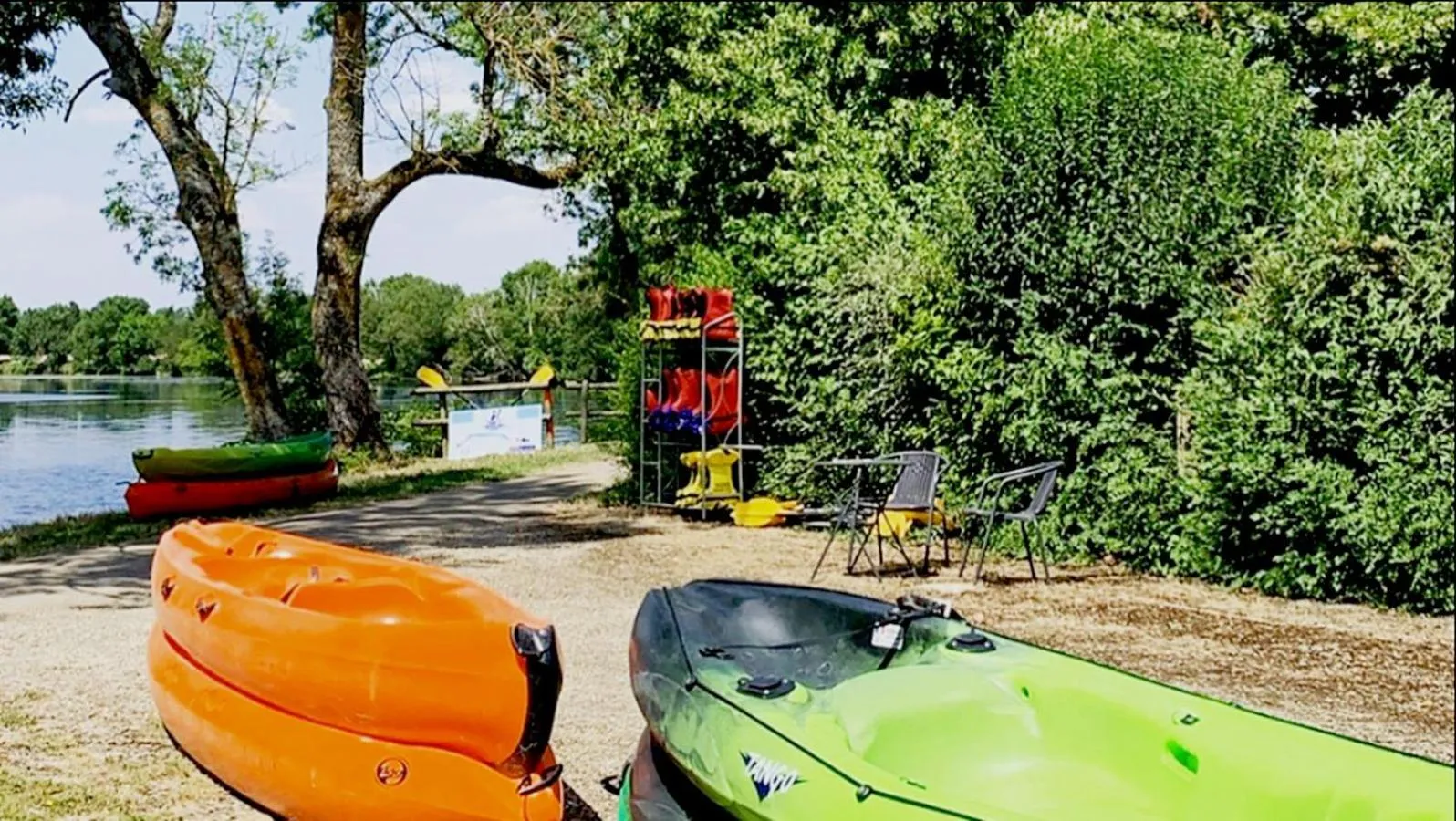 Canoeing in Logis Saponine Chambres d'Hôtes au calme en Touraine