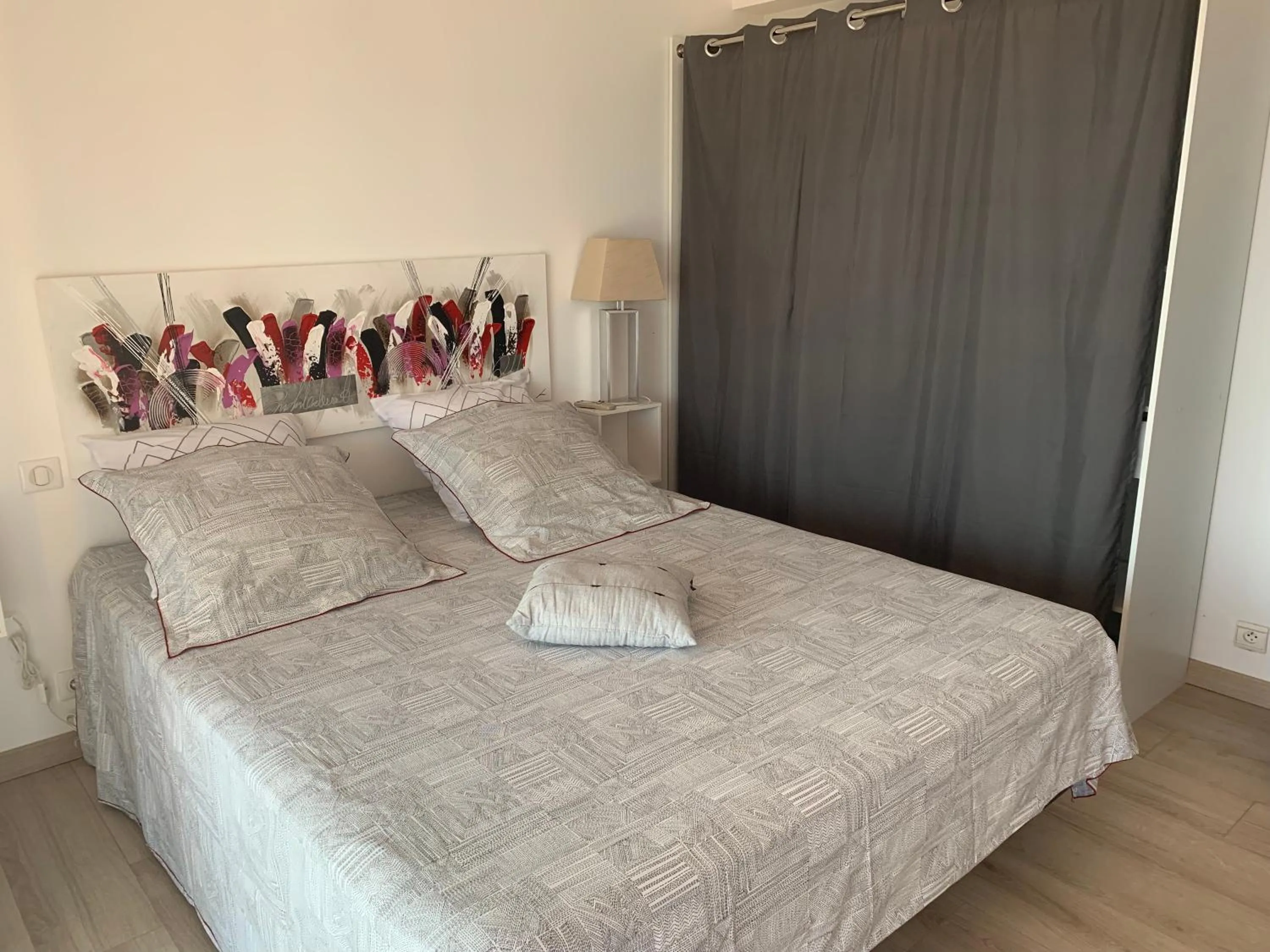 Photo of the whole room, Bed in Chez Marc et Jeannick