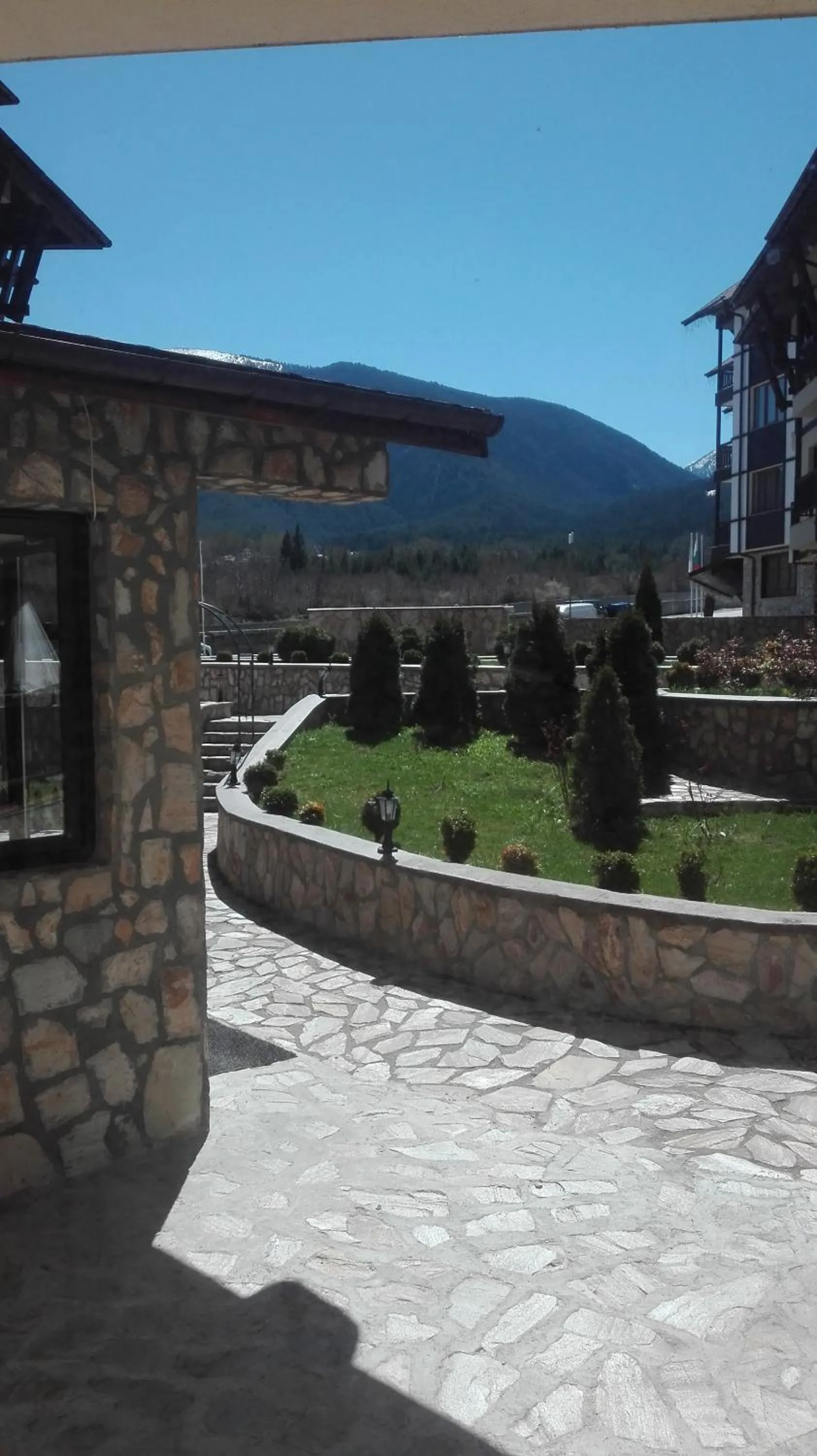 Garden view in Mountain Top Mina