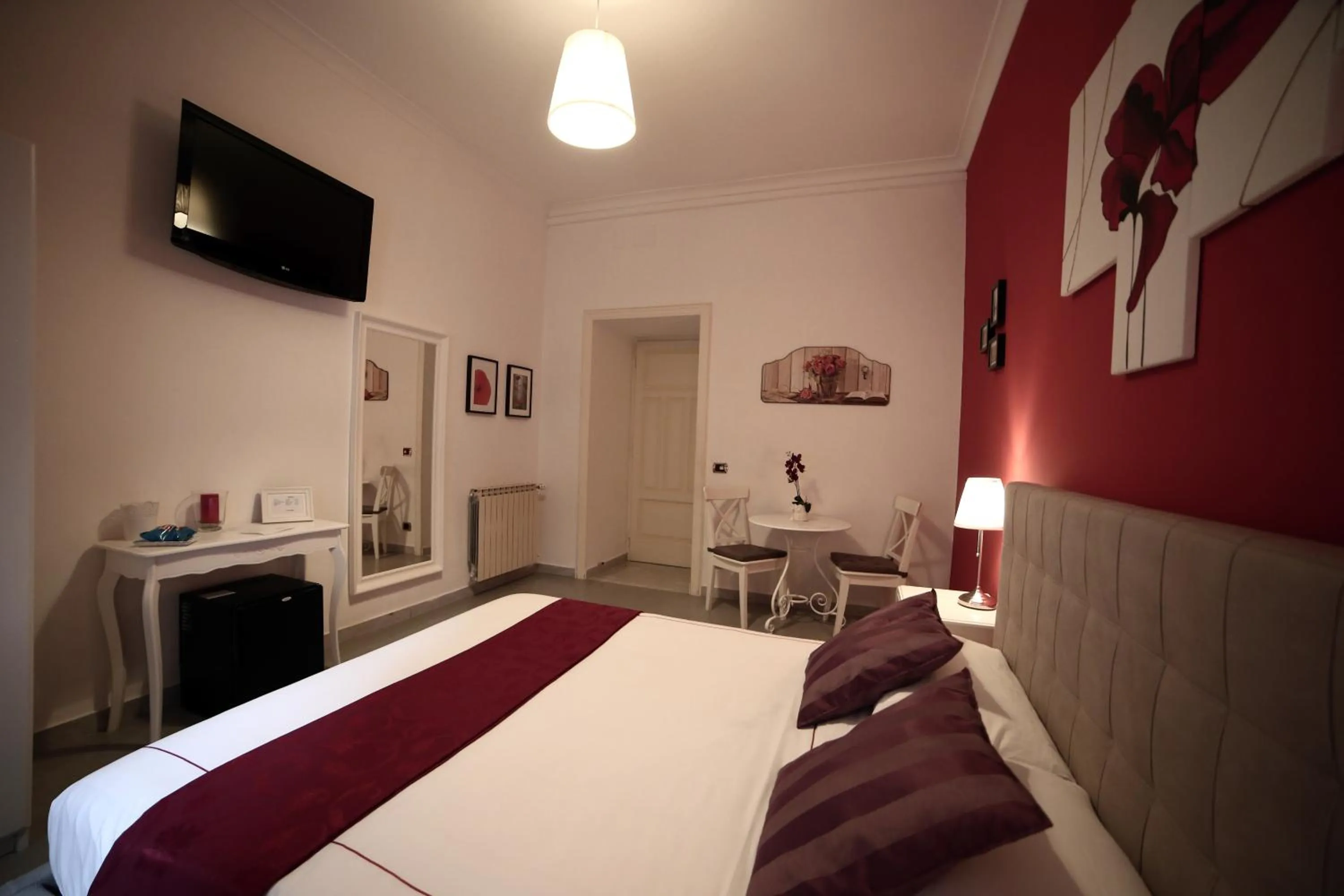 Photo of the whole room, Bed in Dhome B&B