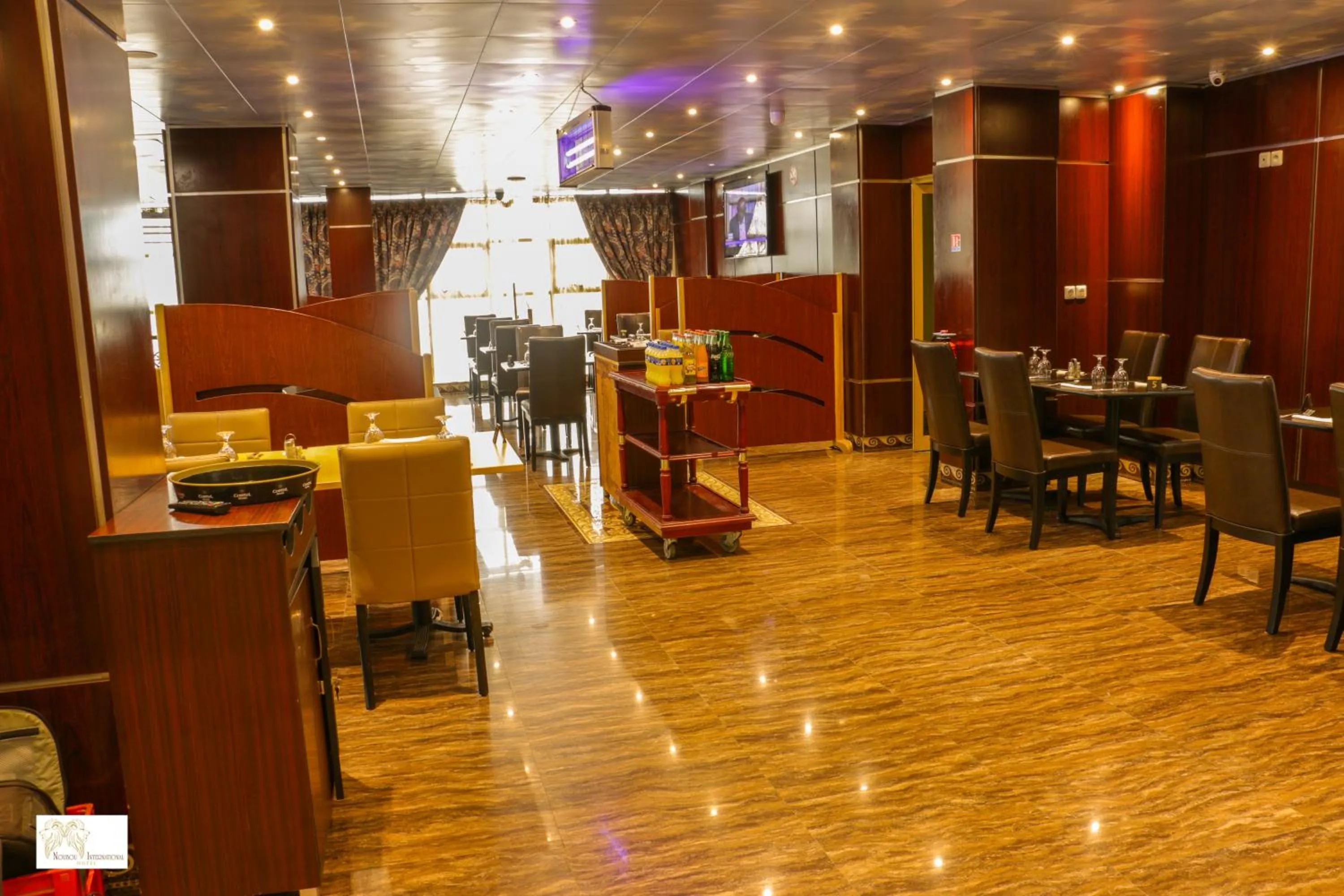 Restaurant/places to eat in Noubou International Hotel