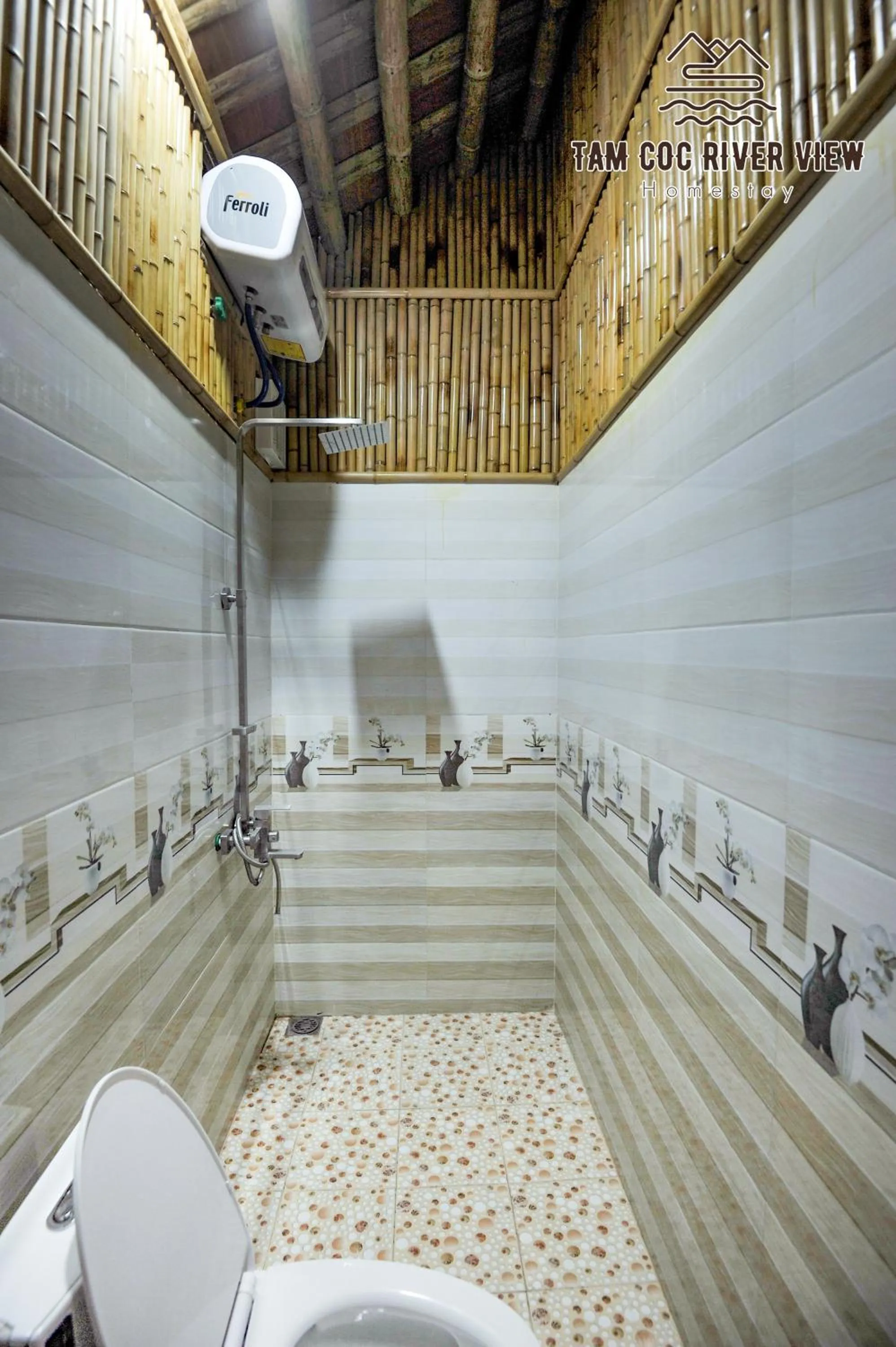 Shower in Tam Coc River View Homestay