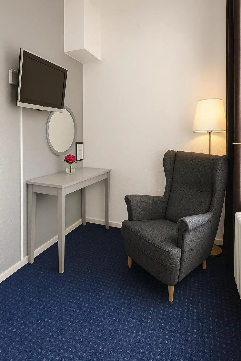 Photo of the whole room in Hotell Drott