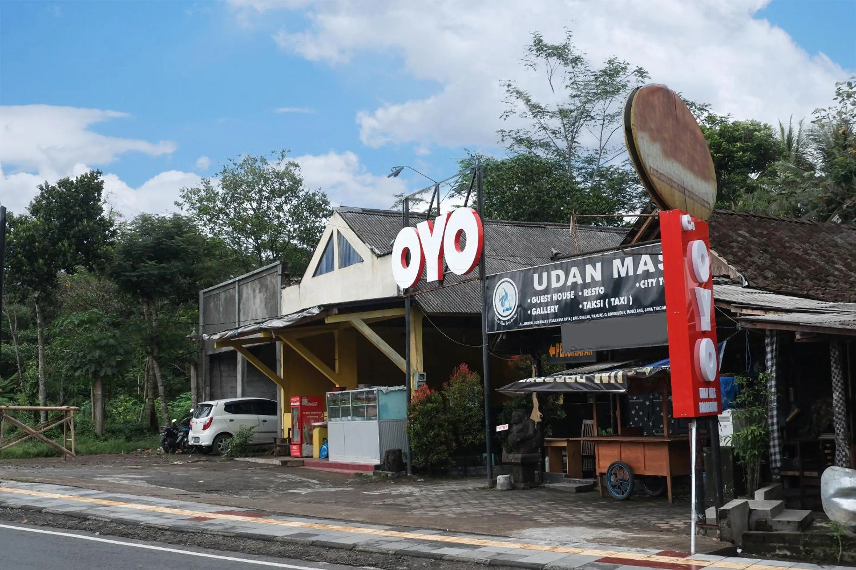 Facade/entrance in Super OYO 598 Udan Mas Guesthouse& Gallery