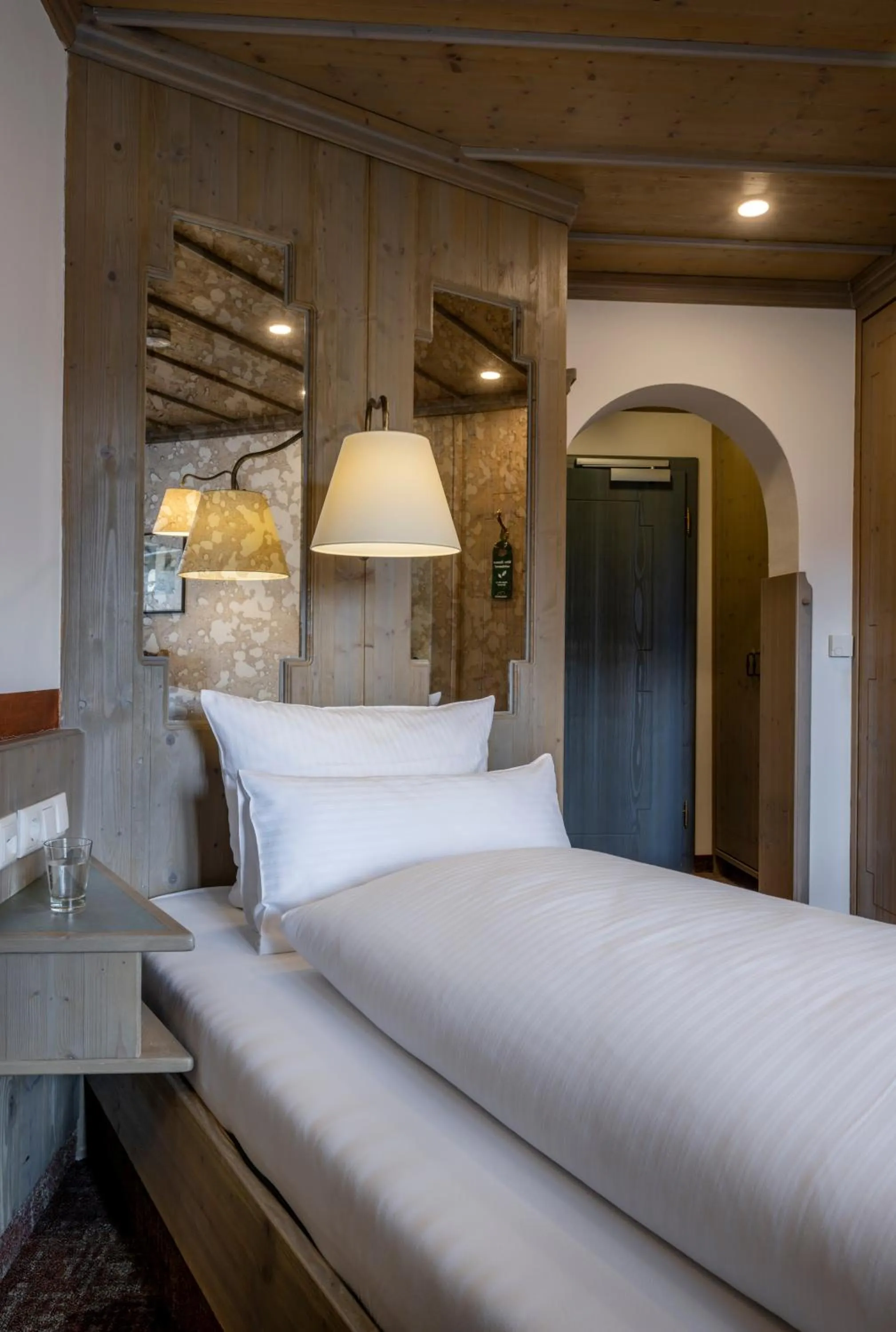 Bed in Hotel Promenade